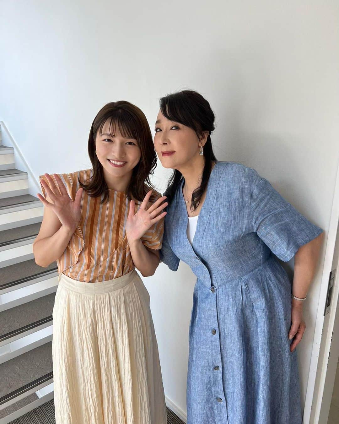 浅野ゆう子さんのインスタグラム写真 - (浅野ゆう子Instagram)「MBS  毎日放送で毎週土曜日の朝  生放送でお届けしています  【サタデープラス】  今朝、清水麻椰さんと写真を撮っていただきました❣️  可愛い❤️ 私にこぉんな娘がいたら、どこにでも連れてっちゃう❗️ ^_^  同じ神戸の出身です。 更に親近感〜　^_^  来週がマンスリーゲストの最後です。  素敵なお嬢さんとの出会いに感謝です　^_^  今朝の私は…  洋服は  @fabianafilippi  @aoi.1961  アクセサリーは  @grossejapan  です。  いつもありがとうございます  #MBS #毎日放送 #サタデープラス #丸山隆平　さん #清水麻椰　さん #そして #6月の #マンスリーゲスト　は #私 #浅野ゆう子」6月17日 14時35分 - yukoasano_official