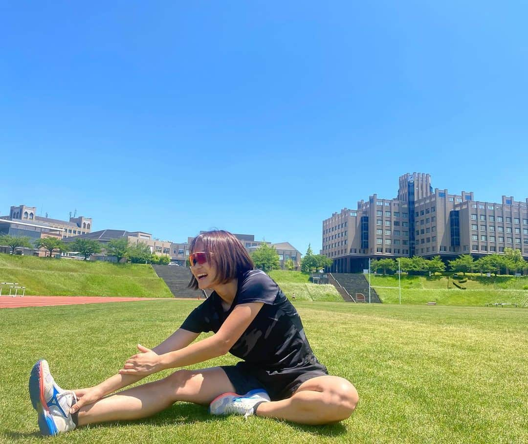 山中日菜美のインスタグラム：「.  雲ひとつない青空！  暑い、夏が近づいてきてる🍉 熱中症気をつけようね〜  #陸上#陸上競技#アスリート#陸上女子#スプリント」