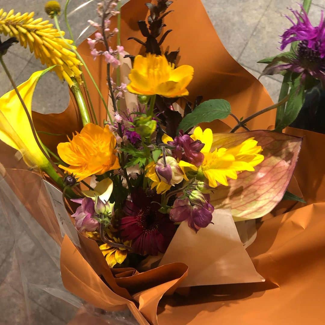 関根祥子さんのインスタグラム写真 - (関根祥子Instagram)「すってきーーーな お花もいっぱいありがとございました💓  ここに載せきれていないお花もいっぱい…🥺皆様本当にありがとうございました！！！ こんなにお花に囲まれる事もなかなかないので幸せでした😌  #i_ma_koko_2023」6月17日 14時55分 - mojonail_shokosekine