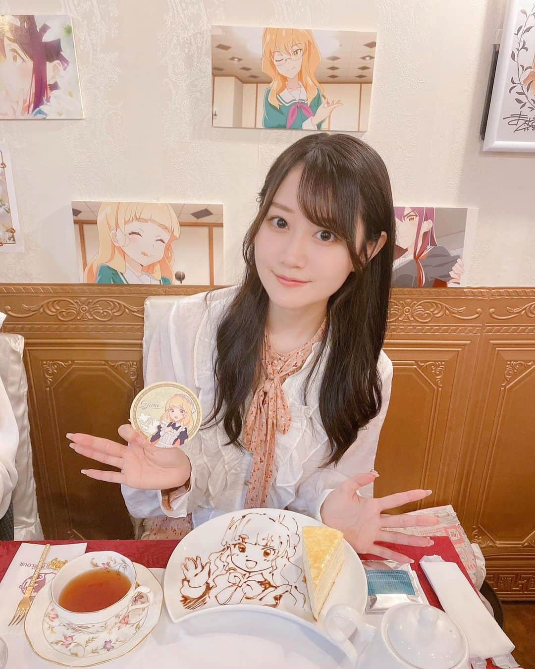 小倉唯のインスタグラム：「ひさびさ投稿🙂♪  少し前、わたゆりのコラボカフェに 瀬戸ちゃん&みにゃみちゃんと行ってきました（´-`）.｡oO☕️♡  もうすぐ最終回なの寂しいな…😭 最後までお楽しみに。。✨  #わたゆり #ワンダーパーラーカフェ #watashinoyuriwaoshigotodesu」