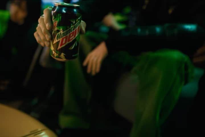 ゲコのインスタグラム：「DO the DEW!!!🏔️⛰️🏔️ #mountaindew #광고」