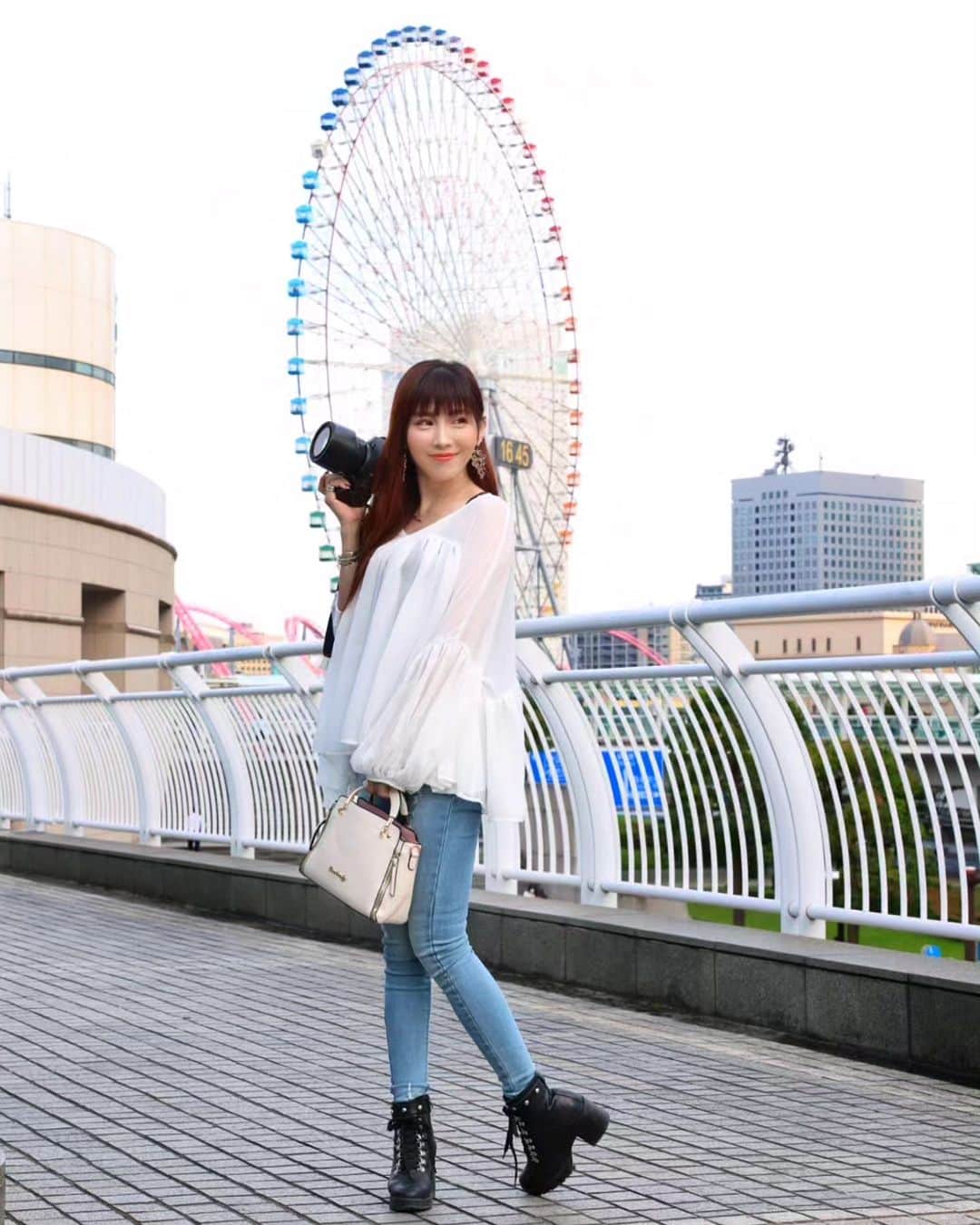 のインスタグラム：「商品撮影、企業撮影などの仕事受付中💄 swipe⇒👉動画あり💕SHEINコーデでみなとみらい「PHOTONEXT2023」😚 ・ ・ 【JBV125】20％offクーポン付ーーby 激安通販SHEIN🥰 ・ ・ SHEIN @shein_japan @sheinofficial @sheglam_official 高見えプチプラ激安通販。今シーズンのトレンドアイテム、スペシャルなファッションを特別価格でゲット、今こそがチャンス❗ ・ ・ 📍かわいい文字ディテール ハンドバッグ、シンプルなダブルハンドル財布、調節可能なストラップ付きのトレンディなジッパー ショルダー バッグ  ホワイト 商品ID 13148333 ¥1,625  📍DAZY 無地柄 ビショップスリーブ ベビードールブラウス  s 商品ID 12679746 ¥1,739 ・ ・ ♡♡♡♡♡♡♡♡♡♡♡♡♡♡♡♡♡♡♡♡♡  6/30までさらに安く買い物出来るクーポンお得👇  🎈Coupon Code：【JBV125】　 6/30まで お買い上げ金額 1～5,999円  15%OFF 6000円〜  20%OFF  https://m.shein.com/jp/  もしくはアプリでSHEINを探してみて👌🥰  👇👇👇クーポン使い方👇👇👇 「ご購入手続きへ」⇒「クーポンを適用する」⇒【JBV125】を入力する ・ ・ #SHEINbeachvacay #SHEINswimvibes #SHEINforAll #ad #SHEINpartner #SHEINgoodfinds  #sheinofficial  #shein購入品 ・ ・ ✯✯✯✯✯✯✯✯✯✯✯✯✯✯✯✯✯✯✯✯✯✯✯✯✯✯✯✯✯ ・ ・ Model @minaninamiji   🖤 ファッションショー、タレント、作品撮影、商品撮影、 PR、インフルエンサー 、アンバサダー、 通訳、キャスティングなどの仕事は DMでお願いいたします。  🖤 丹遥ニナNina手書きかわいいニナキャラクターラインスタンプ 発売❗@ninalinestamp から飛べますよ❣️ ・ ・ #丹遥  #モデル撮影  #広告モデル  #モデル募集 #撮影依頼  #フリーモデル  #被写体モデル #モデル募集 #フリーモデル #私の写真もっと広まれ  #パシフィック横浜  #桜木町 #パシフィック #モデルさんと繋がりたい  #美容オタク #中国モデル  #撮影モデル  #撮影依頼募集中  #外国人モデル  #韓国っぽ  #モデルさん募集  #みなとみらい  #横浜デート #カメラ女子」
