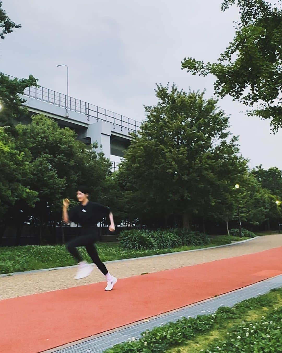 新井貴子のインスタグラム：「Training camp🔥  いつも以上に自分の心と身体に向き合いながら過ごした一週間。 良い土台ができてきた🌱  かれこれ10年以上お世話になっている早川先生。 合宿ありがとうございました🤝🏻 @b2group22」