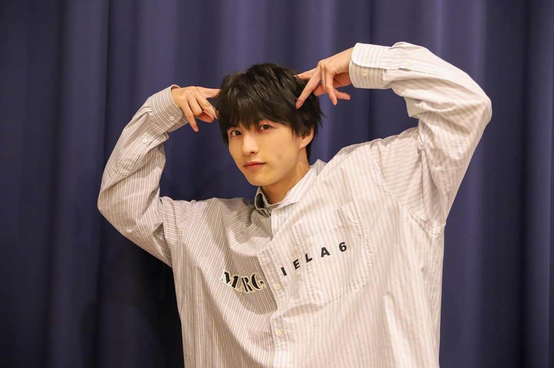 小南光司のインスタグラム：「こんにちは、小南です。  夏日。京都激暑。 明日楽しみ。  あ、写真と内容関係ないです。」
