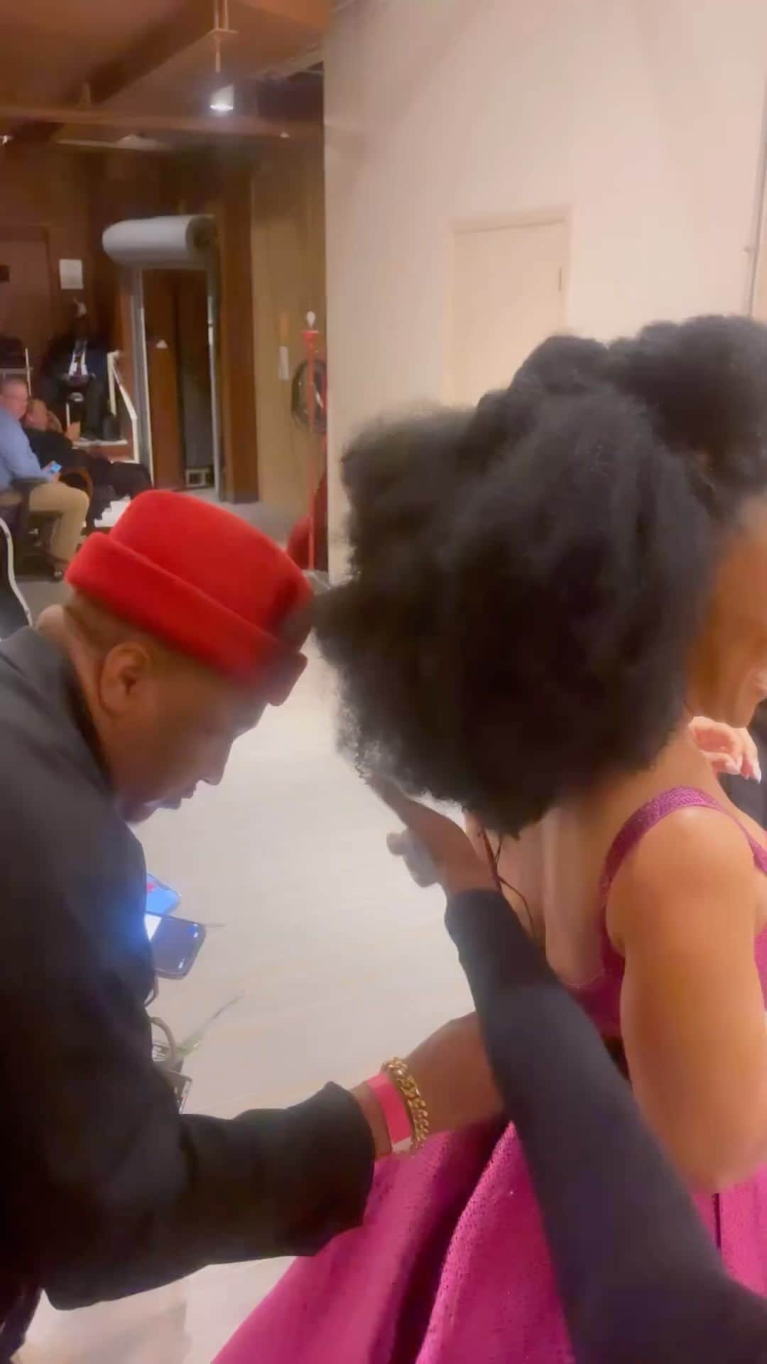 のインスタグラム：「Trying to find the right caption for this video. All I know is it took some time to get here, but I like it here! Comfortable being me, not in competition with anyone else. Every day, aiming to be a better version of Erica. Dallas was a dream.❤️」