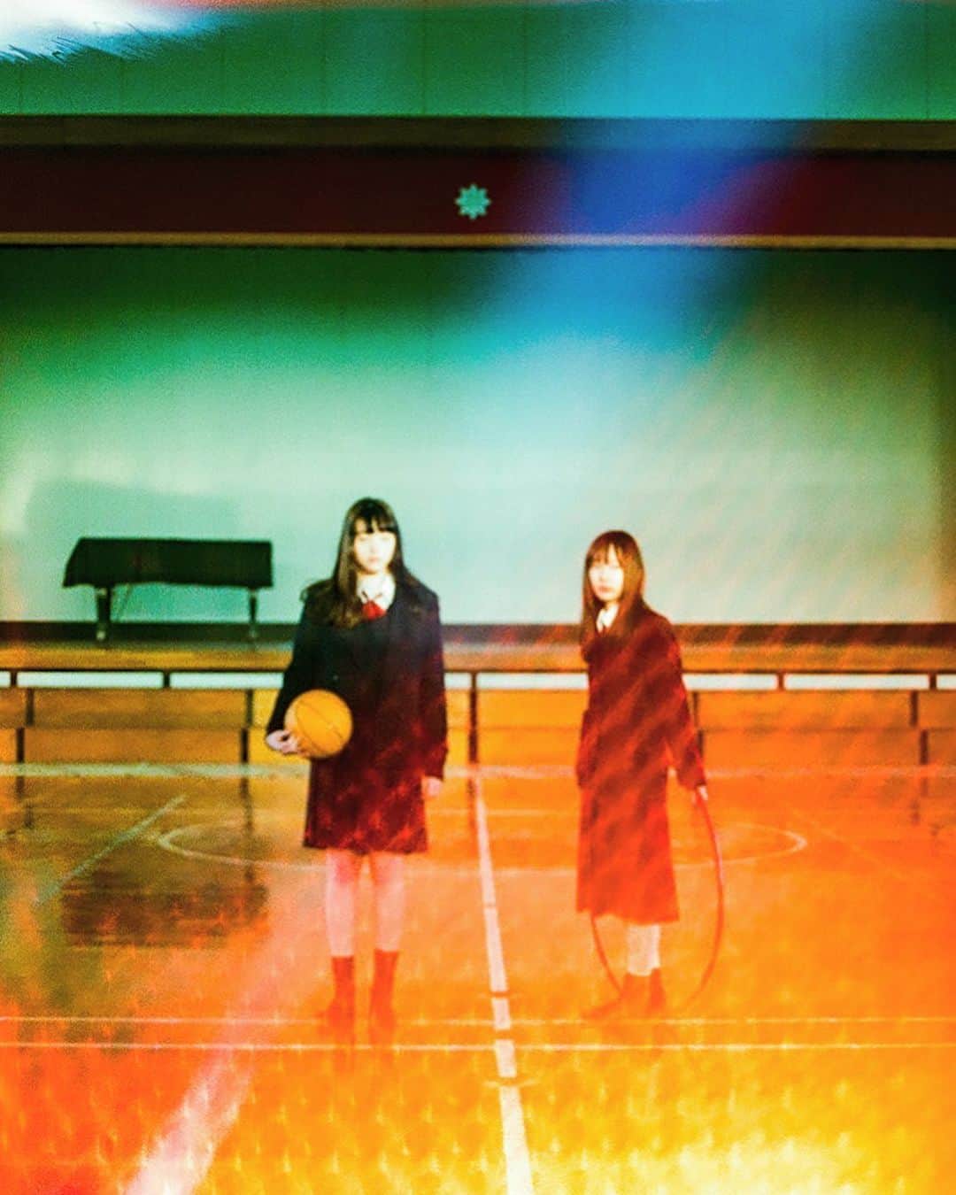 枝優花のインスタグラム：「どんなときも愛とやさしさ、誠実に🌜」