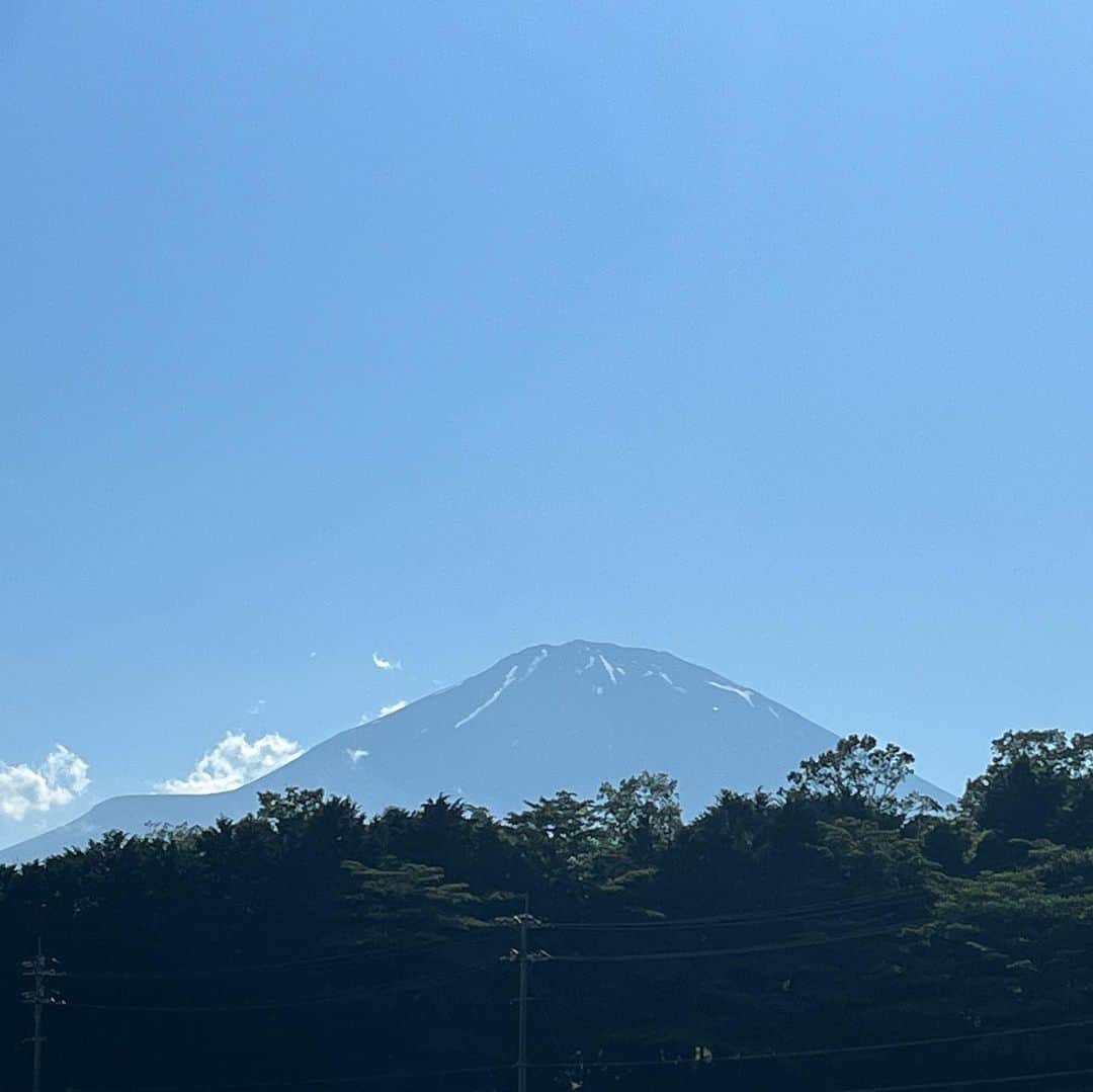 馬場典子さんのインスタグラム写真 - (馬場典子Instagram)「#富士山 見えてきましたー！ 近い！ 眠い！ （昨日遅くて今日早かったので…）  #馬場典子 #ばばちゃんネル」6月17日 15時37分 - baba_channel