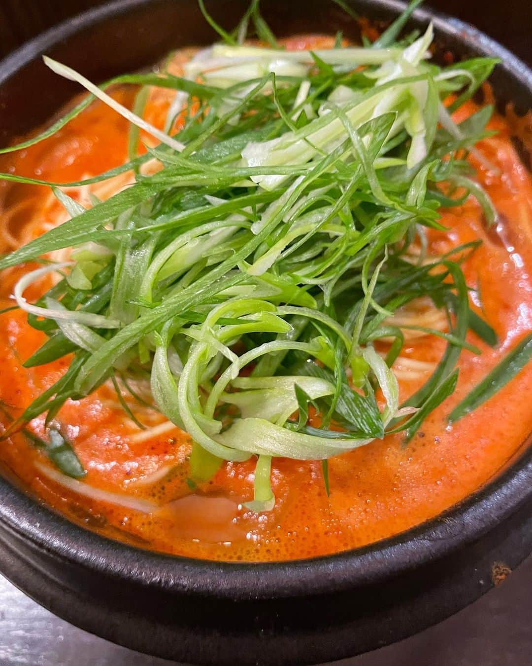 前田友理香さんのインスタグラム写真 - (前田友理香Instagram)「ホルモンラーメンさん オープンおめでとうございます㊗️  6月19日、西麻布にオープンです！  明るいニュースいいですねε(*╹◡╹*)з  私が頼んだのは、  純豆腐ラーメン🍜  ホルモンちゃうんかーーーい💦  細い麺でツルッと行けます！  まだ、いけるー！ (大食家なんで💦)  って、思って、〆のチーズリゾット🧀も食べたら仕上がりまくって、  西麻布から渋谷駅まで歩きました💦💦  てへ。  PR @ramen8910hakuju.nishiazabu #六本木ラーメン #広尾ラーメン #乃木坂ラーメン #西麻布つけ麵 #六本木つけ麵 #広尾つけ麵 #ホルモンラーメン8910西麻布店 #西麻布ラーメン #ラーメン #ホルモン #純豆腐 #ラーメン大好き前田さん」6月17日 15時50分 - yurikamaeda