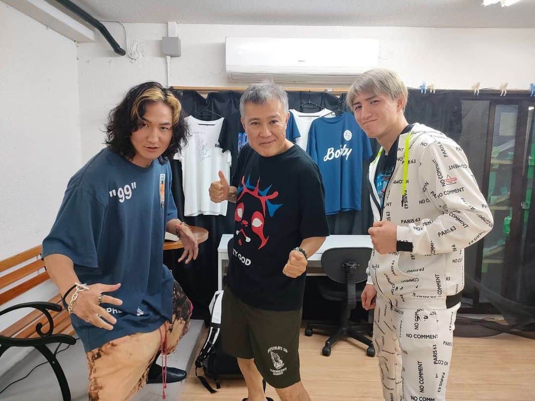 井上直樹のインスタグラム：「Don’t think! Feel !!!  楽しい時間でした、誕生日も祝っていただきありがとうございました✨  #株式会社maruko #ガレージクローバー #チャートマスターアカデミー #焼き肉ジンギスカンなまら」