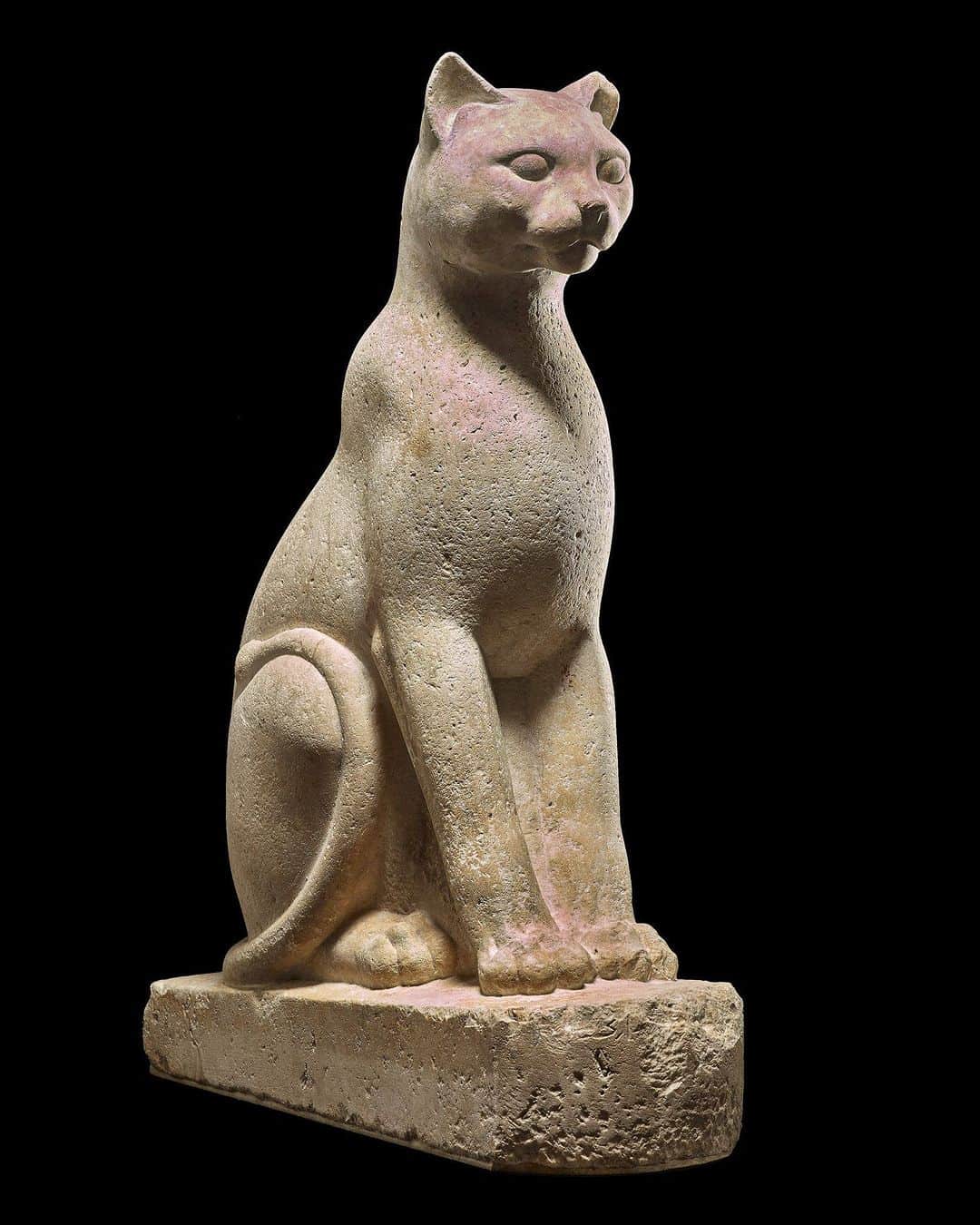大英博物館のインスタグラム：「#DidYouKnow that the ancient Egyptian word for cat was ‘mioew’? 🐈  This upright cat statue sits in typical Egyptian fashion, and was probably intended as a dedication to the cat-goddess Bastet 🐱  🔎 Limestone figure of a seated cat. Naukratis, Egypt, 266–227 BC.   #BritishMuseum #AncientEgypt #Caturday」