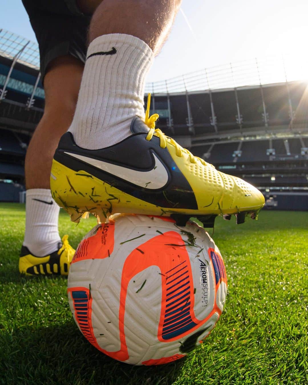 ナイキフットボールのインスタグラム：「Ultimate Control. Return of the Maestri — Nike CTR360 III.   Coming June 19th.  #NikeFootball  📸 @prodirectsoccer」