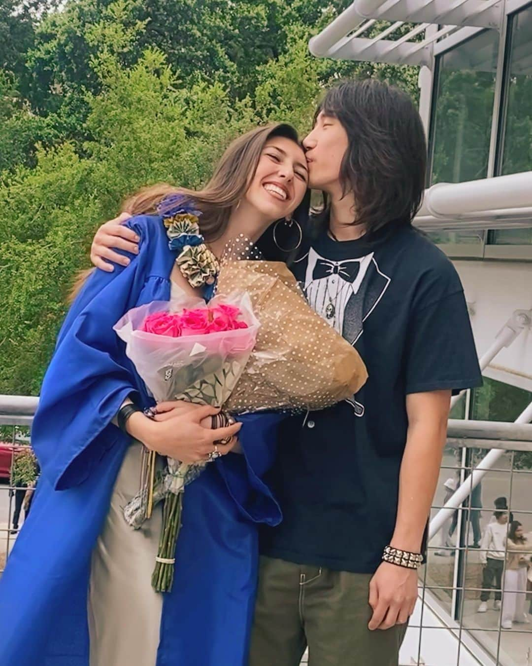 カンディー・ジョンソンさんのインスタグラム写真 - (カンディー・ジョンソンInstagram)「This post took me all day & several tears to make😭:  1. I can’t believe my Alani has graduated high school🥹 (i had cried off about 60% of my eye makeup & mascara this picture)  2. 2011: It feels like yesterday I was holding her as a precious, blue eyed baby. Tears filled my eyes today looking at her adorable little face, in her kindergarten graduation cap and her tiny hand, holding her little paper “diploma” scroll🥹  3 & 4:  Fast forward what feels like a few blinks of my eyes and years disappeared into senior photos and high school graduation photos😭🥹🎓  5. This was my first cry of the day: watching my beautiful, young woman, gracefully walk with confidence in her cap & gown…as if time sped up and my heart still wanted to rewind time and hold onto her being little, a little while longer❤️  6. We all tried to be the family that cheered, hollered, whistled and yelled the loudest…especially since I didn’t end up ordering the cowbells I thought would be fun and the family next to us with the air horn did make me wish I bought some.  7. Afterwards when I hugged her…my heart just sprang a love-leak I couldn’t stop crying and holding onto my baby girl who graduated❤️  8. Alani with all her siblings & cousins ❤️ who all cheered the loudest!  9. With her Nonni & Nana - in a complete “grandma sandwich” of love ❤️   10. Alani & her sweet boyfriend, Jadyn - who wins for best “vintage tuxedo t-shirt” award also!   To my Alani…(oh no, I’m crying again😭🥹😂)… My first baby girl, you’re my heaven-made-best-friend (I know people say you can’t be friends with your kids but I think you can be their parent and they can be your best friend too❤️) since before I even saw your face.  You are filled with so much creativity, from writing that’s brought me to tears and in awe of your talent, to your works of art that have amazed me. Everything you touch and do, is turned into art. Even though you love punk music and playing the bass, your tender, kind and caring heart will always be the music that your heart plays for the world.  You will do great and creative things my beautiful girl❤️And I’ll always cheer you on! I love you forever & always, your biggest fan for life, Mama❤️」6月17日 16時07分 - kandeejohnson