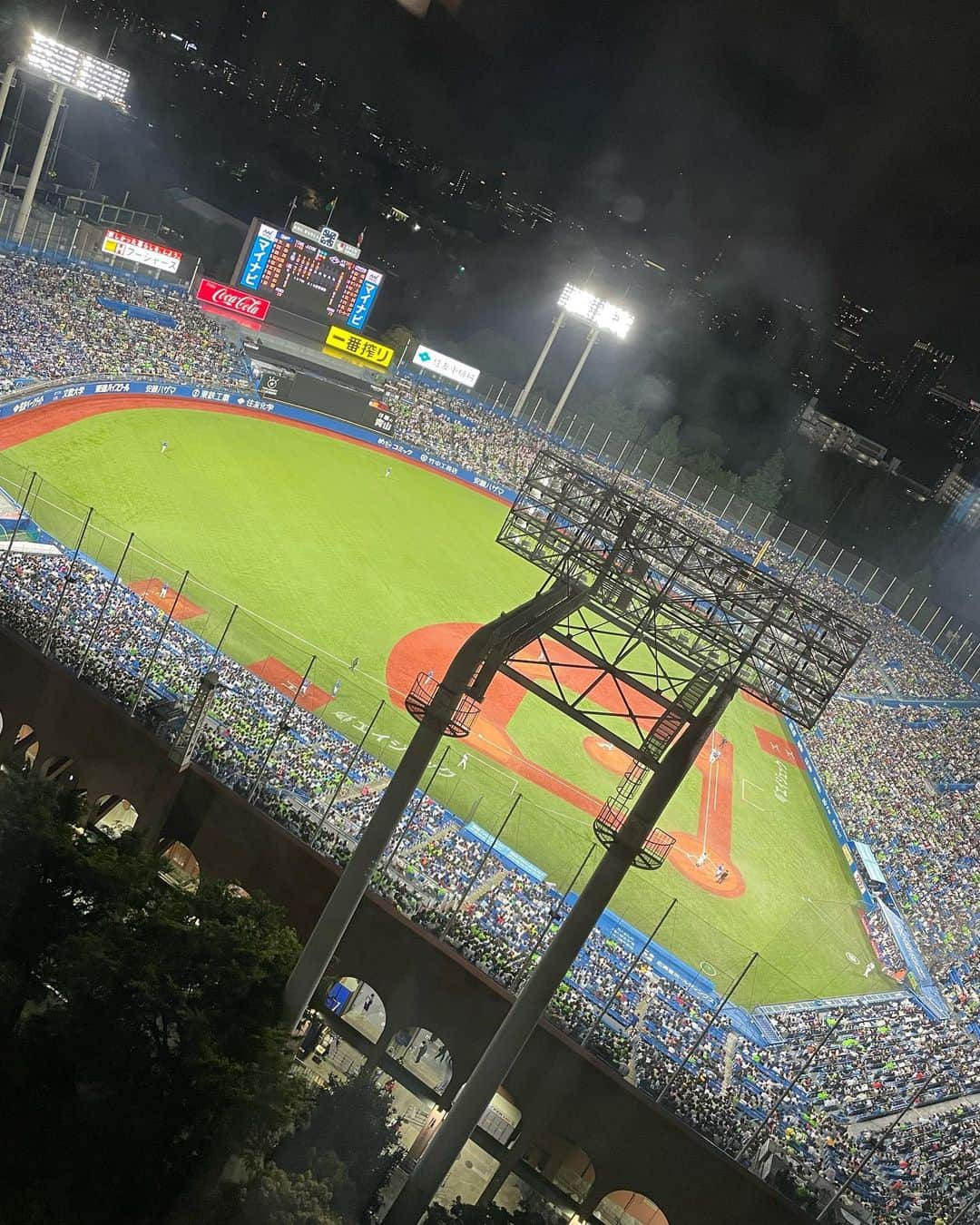 橘ゆりかさんのインスタグラム写真 - (橘ゆりかInstagram)「⚾️🐧⛱️ ⁡ ⁡ 5月の前半に行ったヤクルト応援📣😆 2日間すわほーだった日！！ ⁡ 神宮球場、日本青年館ホテルアングル✌️ ⁡ ⁡ #野球観戦 #東京ヤクルトスワローズ #神宮球場 #日本青年館ホテル #橘ゆりか #ヤクルトスワローズ #すわほー #ドアラ #つば九郎 #つばみちゃん #swallows #時差投稿」6月17日 16時15分 - yuricalcal