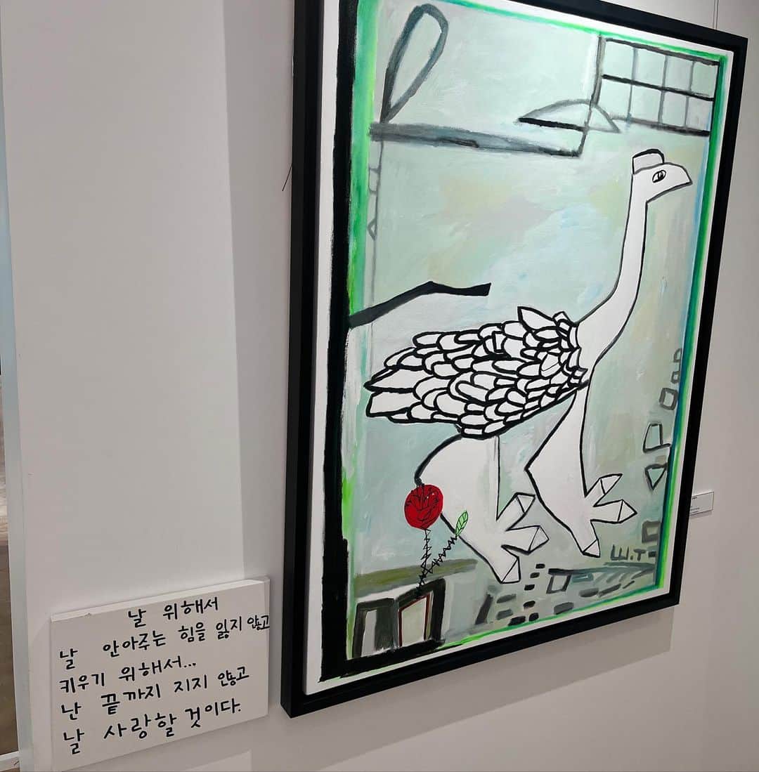 ヨンジュさんのインスタグラム写真 - (ヨンジュInstagram)「작년 딱 이맘때 힘들었을 때 이수 작가님 글이 많은 위로가 되었다. 일년 뒤 다시 찾아온 이곳에서 또 커다란 위로를 받고간다. 고마와요 이수작가님」6月17日 16時13分 - yeondukong