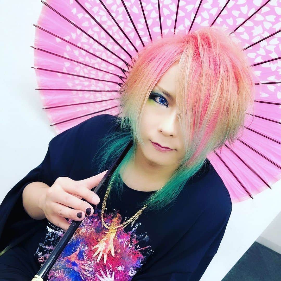 己龍さんのインスタグラム写真 - (己龍Instagram)「己龍単独公演『三位一体』 仙台darwin🐉 ありがとうございました🙏 #己龍 ...