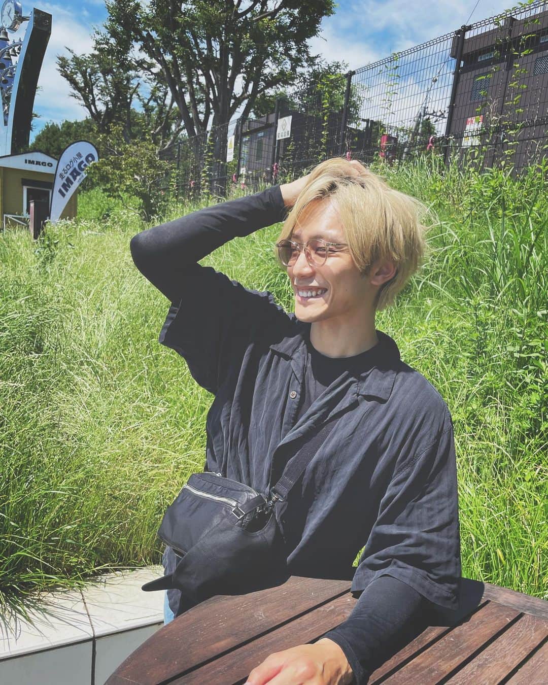 久保田秀敏のインスタグラム：「・ 久々に最高の天気だったから サクッと小田原までツーリング🏍️  ずっと行きたかった 『おさしみ天国・小田原海鮮ゴーゴー』さんに行ってきました🐟  刺身の食べ放題！ ネタも大きく種類もたくさんあって最高！  皆さんもお時間あればぜひ👍  #小田原 #小田原グルメ  #おさしみ天国 #おさしみ天国小田原海鮮ゴーゴー  #ツーリング #nc36」