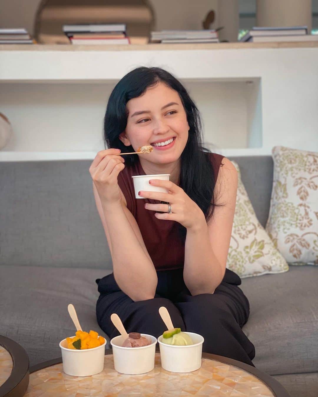 Kimberly Ryderさんのインスタグラム写真 - (Kimberly RyderInstagram)「It’s holiday season again! Jadi yang penting waktunya bikin anak-anak happy! Gelato, cakes, a great kid’s club, water slides, the beach, and Japanese fusion… What more could a kid want? 🙌🏼 @padmalegian @padma_hotels  @tenkaibali」6月17日 16時45分 - kimbrlyryder