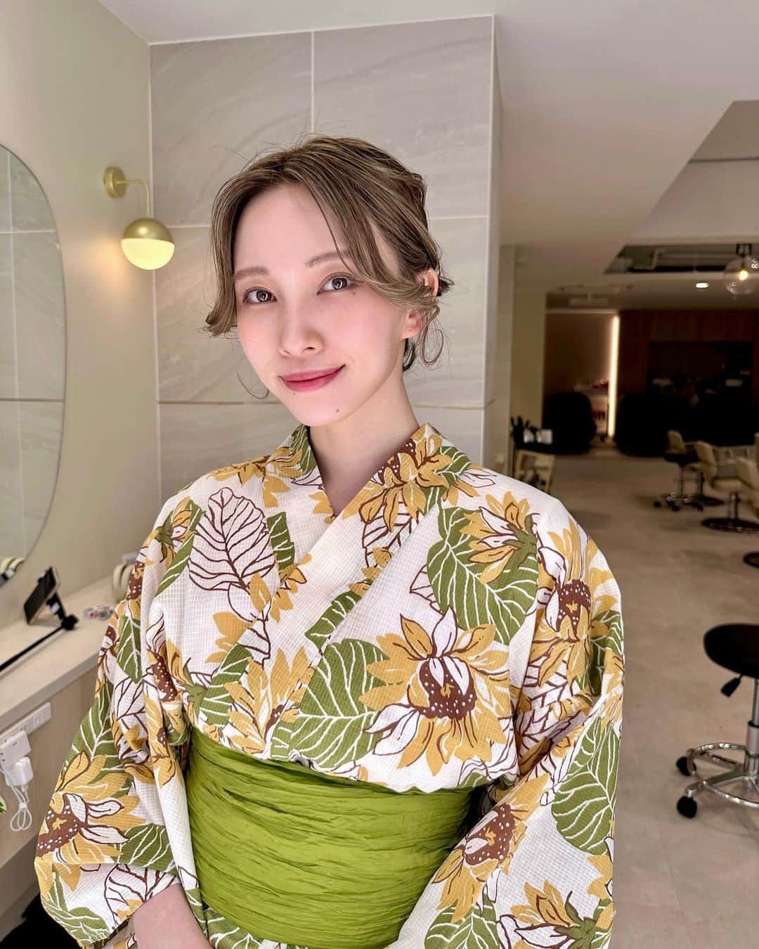 藤原望未さんのインスタグラム写真 - (藤原望未Instagram)「浴衣で3パターンのヘアメイク💄✨  伸ばしかけショートでも色んなアレンジを楽しめるのです🫶  年々、季節を楽しむって大事だなーって感じてる27歳😀  今年はあと1回くらいは浴衣着たいなぁと思っております👘💕   #浴衣  #浴衣ヘアアレンジ  #浴衣コーデ  #浴衣ヘア  #浴衣アレンジ  #浴衣デート  #花火大会  #ショートヘア  #ショートボブアレンジ  #ショートヘアアレンジ  #伸ばしかけショート  #伸ばしかけボブ  #ヘアアレンジ」6月17日 17時14分 - nozo.mi74