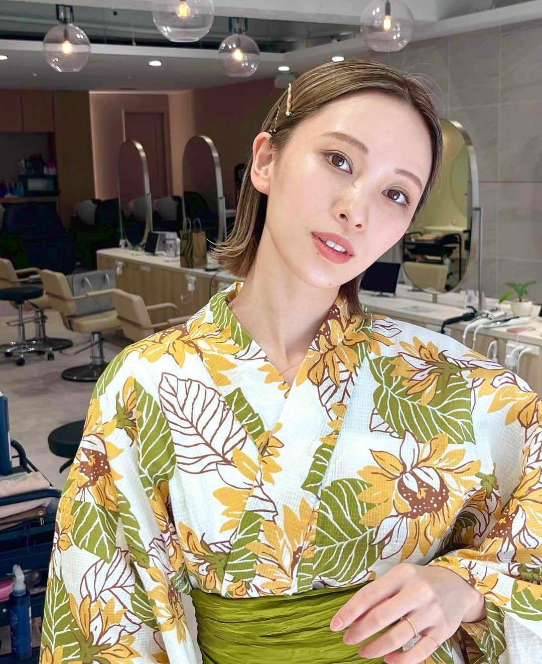 藤原望未さんのインスタグラム写真 - (藤原望未Instagram)「浴衣で3パターンのヘアメイク💄✨  伸ばしかけショートでも色んなアレンジを楽しめるのです🫶  年々、季節を楽しむって大事だなーって感じてる27歳😀  今年はあと1回くらいは浴衣着たいなぁと思っております👘💕   #浴衣  #浴衣ヘアアレンジ  #浴衣コーデ  #浴衣ヘア  #浴衣アレンジ  #浴衣デート  #花火大会  #ショートヘア  #ショートボブアレンジ  #ショートヘアアレンジ  #伸ばしかけショート  #伸ばしかけボブ  #ヘアアレンジ」6月17日 17時14分 - nozo.mi74