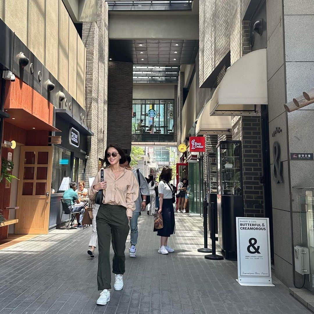 キム・ソンリョンさんのインスタグラム写真 - (キム・ソンリョンInstagram)「모처럼 광화문~  #할렐루야동생들🥰」6月17日 17時21分 - sungryoung_kim