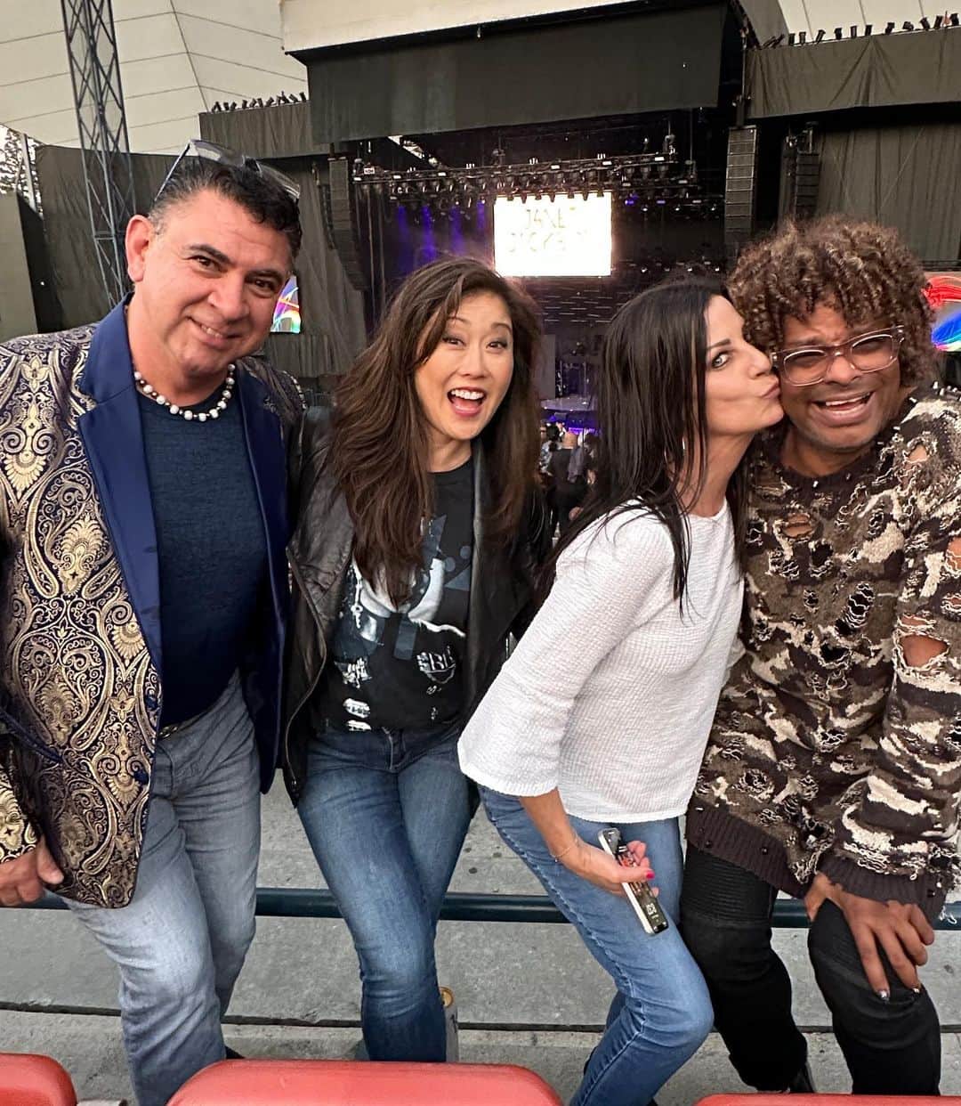 クリスティー・ヤマグチさんのインスタグラム写真 - (クリスティー・ヤマグチInstagram)「Together Again 💕 Our 2 lame crew back at Janet 33 years later.  Best night ever reuniting and reliving our younger years 😆 Janet was everything-still got it and props to her costume designer, so current, classy and sexy. ❤️ her always」6月17日 17時22分 - kristiyamaguchi