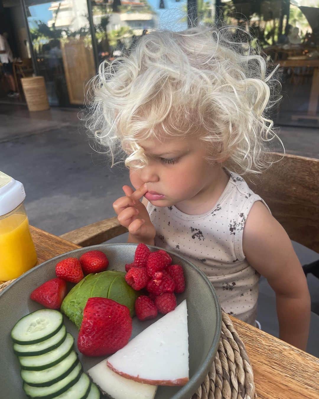エルザ・ホスクさんのインスタグラム写真 - (エルザ・ホスクInstagram)「Random Travel album with Tuuli🦋💞💎✈️🍝」6月17日 17時35分 - hoskelsa