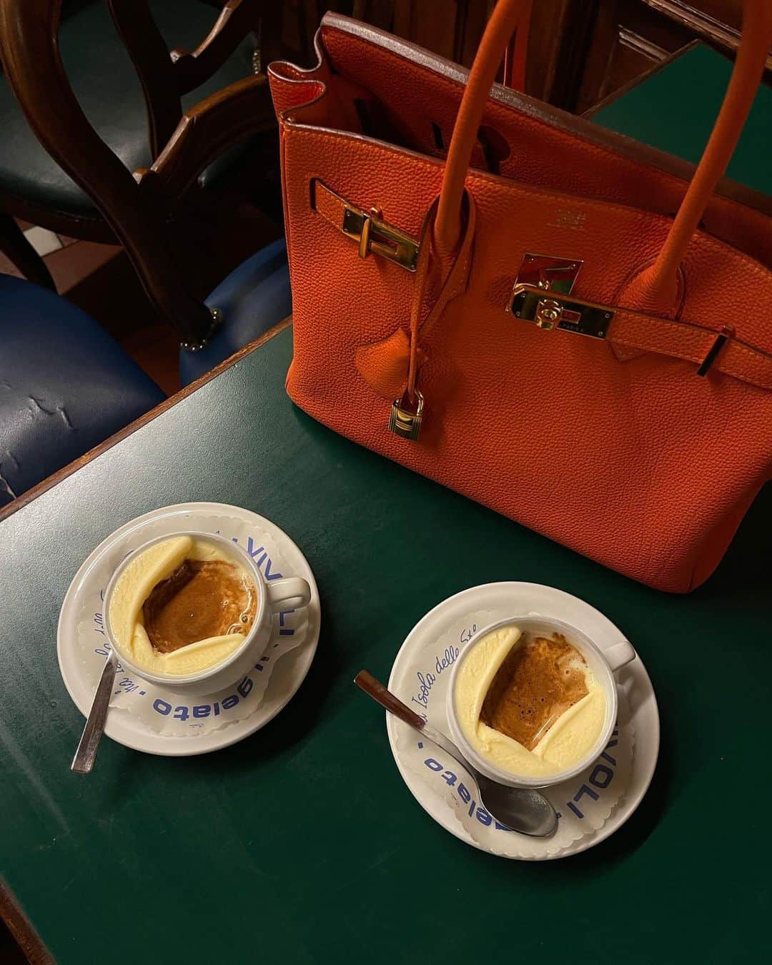 エルザ・ホスクさんのインスタグラム写真 - (エルザ・ホスクInstagram)「Random Travel album with Tuuli🦋💞💎✈️🍝」6月17日 17時35分 - hoskelsa