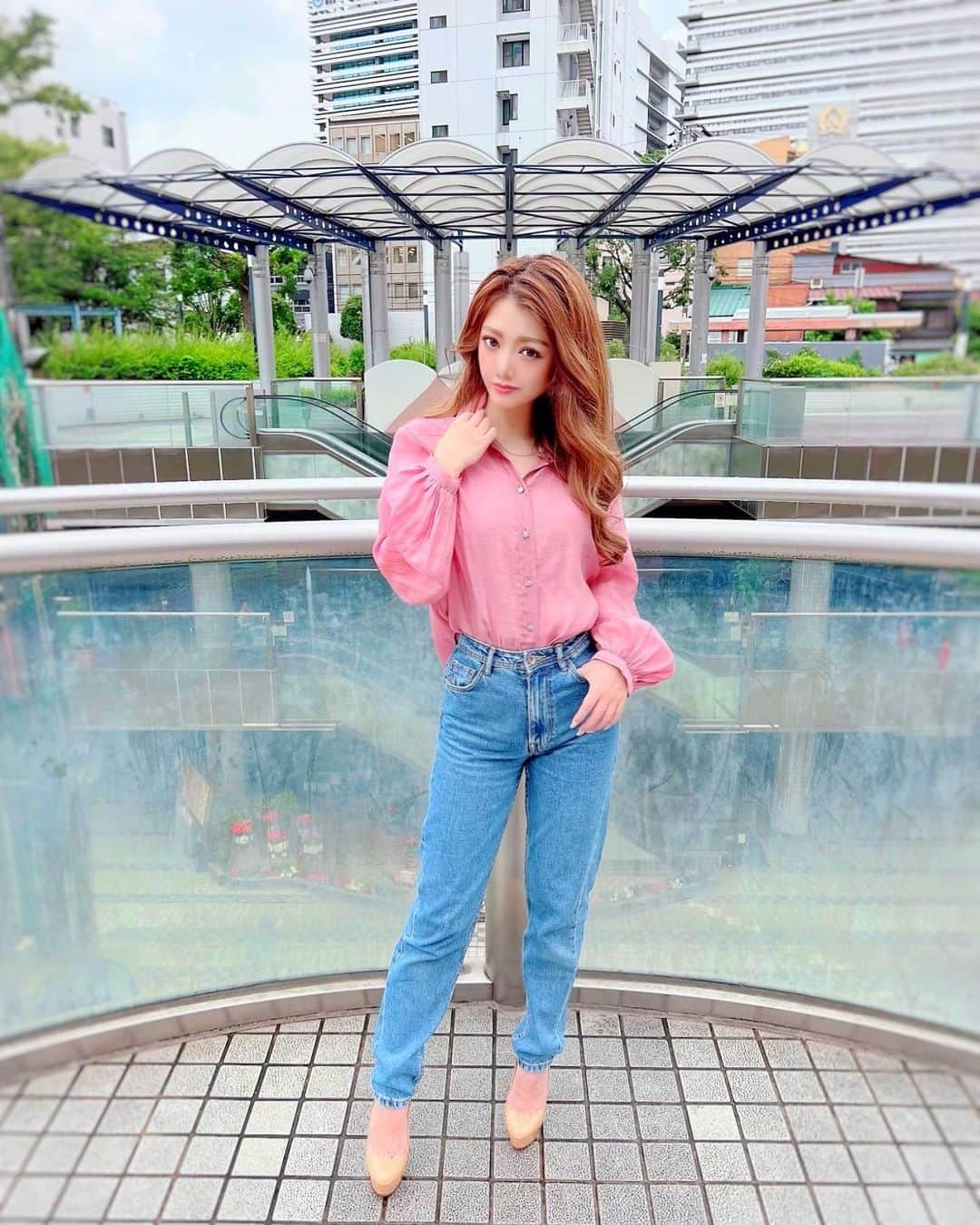 米本紗弥香さんのインスタグラム写真 - (米本紗弥香Instagram)「Casual Day👖💞 #location #rainyday #fashion #ファッション #model #japanesegirl #coordinate #instadaily #lifestyle #instapic #ootd #outfit #springoutfit  #springstyle #ファッションコーデ #コーディネート #お洒落さんと繋がりたい #今日のコーデ #お出かけコーデ #大人カジュアル #大人女子コーデ #ピンクコーデ #pink #シャツコーデ #大人デニムコーデ #ピンクシャツ #デニムコーデ #低身長コーデ #152cmコーデ #ZARA」6月17日 17時36分 - yonesaya_official