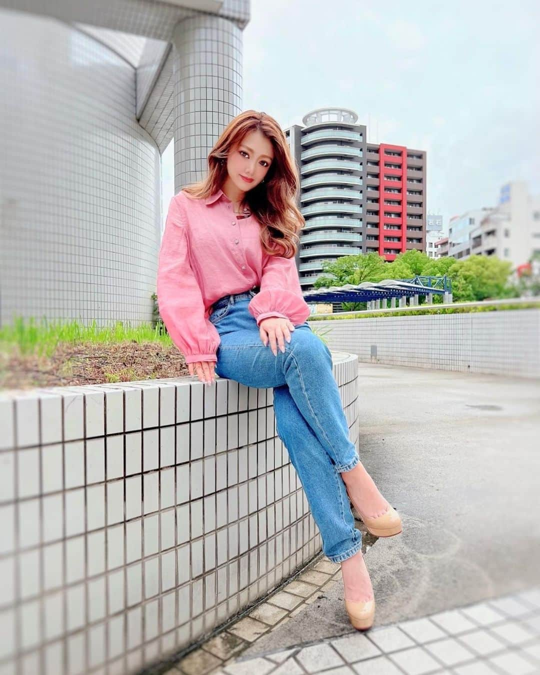 米本紗弥香さんのインスタグラム写真 - (米本紗弥香Instagram)「Casual Day👖💞 #location #rainyday #fashion #ファッション #model #japanesegirl #coordinate #instadaily #lifestyle #instapic #ootd #outfit #springoutfit  #springstyle #ファッションコーデ #コーディネート #お洒落さんと繋がりたい #今日のコーデ #お出かけコーデ #大人カジュアル #大人女子コーデ #ピンクコーデ #pink #シャツコーデ #大人デニムコーデ #ピンクシャツ #デニムコーデ #低身長コーデ #152cmコーデ #ZARA」6月17日 17時36分 - yonesaya_official