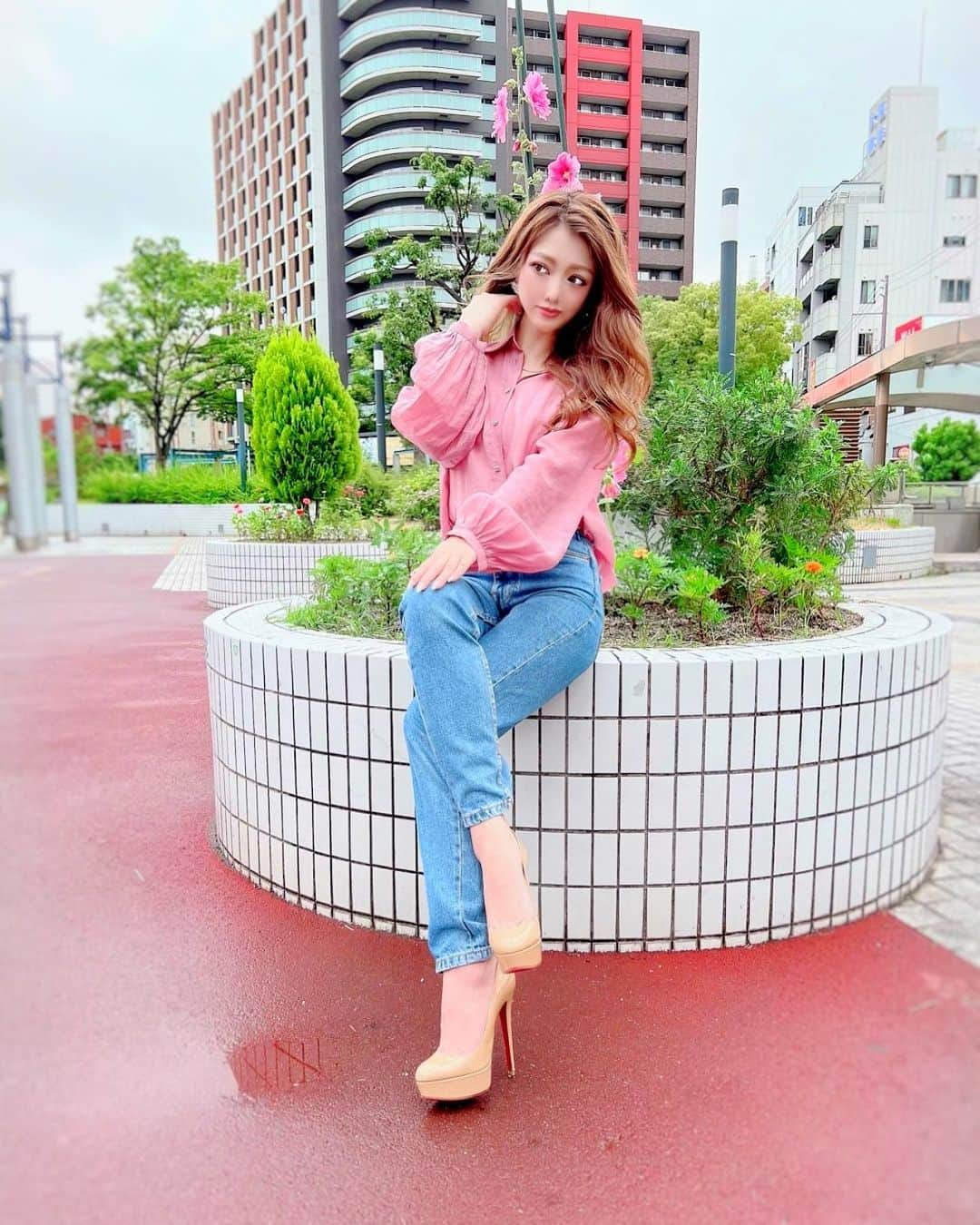 米本紗弥香さんのインスタグラム写真 - (米本紗弥香Instagram)「Casual Day👖💞 #location #rainyday #fashion #ファッション #model #japanesegirl #coordinate #instadaily #lifestyle #instapic #ootd #outfit #springoutfit  #springstyle #ファッションコーデ #コーディネート #お洒落さんと繋がりたい #今日のコーデ #お出かけコーデ #大人カジュアル #大人女子コーデ #ピンクコーデ #pink #シャツコーデ #大人デニムコーデ #ピンクシャツ #デニムコーデ #低身長コーデ #152cmコーデ #ZARA」6月17日 17時36分 - yonesaya_official