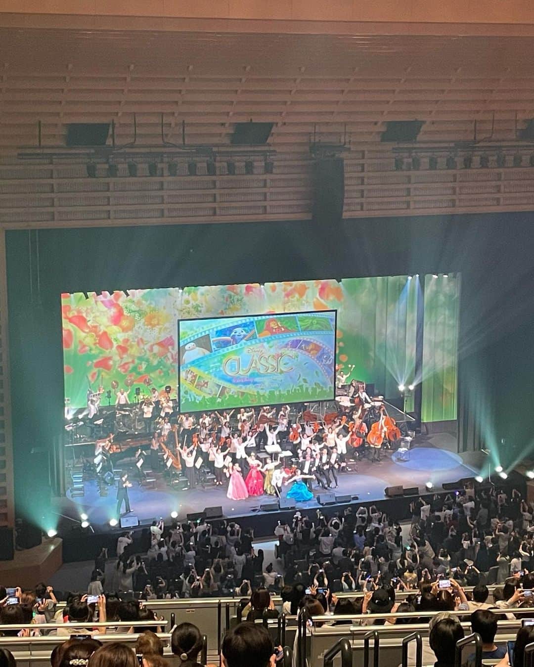 住吉珠貴(たまちゅーーーぶ)さんのインスタグラム写真 - (住吉珠貴(たまちゅーーーぶ)Instagram)「.  ディズニー・オン・クラシック夢と魔法の贈りもの2023へ🥺🩷  素敵な音楽と作品に包まれて心が浄化されたー😭   ライオンキングで顔面大洪水w   大好きなコンサートなので、何度も行っているけど、毎回楽しいし感動する🥺 　 私に大きな影響を与えてくれるコンサートです🎵 　  ぜひまだ行ったことない方1度ぜひ行ってみてほしいなあ✨私の激推しコンサートです🫰🏻  #ディズニーオンクラシック  #東京国際フォーラム  #disneyonclassic」6月17日 17時39分 - tamachan301