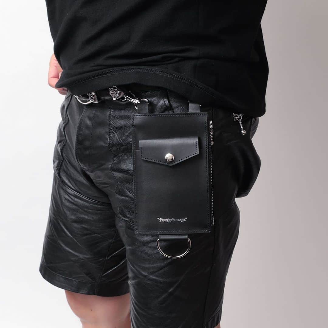 白鳥雪之丞さんのインスタグラム写真 - (白鳥雪之丞Instagram)「TEARS OF SWAN-SMARTPHONE LEATHER ZIP CASEになります!! 福岡PARCO店頭、webshopにて販売中ですので宜しくお願い致します😊🏬💻  https://tears-of-swan.shop-pro.jp/?pid=174609083 (webshopオーダー分、今月末発送)  @tears_of_swan  #tearsofswan  #smartphonecase #leathercase #スマホケース」6月17日 17時48分 - yukinojoeshiratori