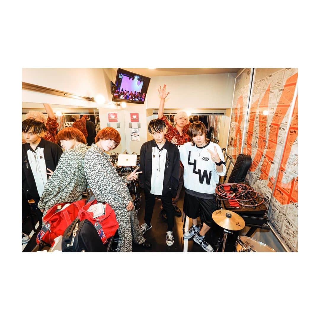 のインスタグラム：「2023.6.12 原宿RUIDO  Photo (@hanna_7221)  #lennycodefiction  #band #divetothe2nd  #1shine #ヤスイカズマ #thinkingdogs」