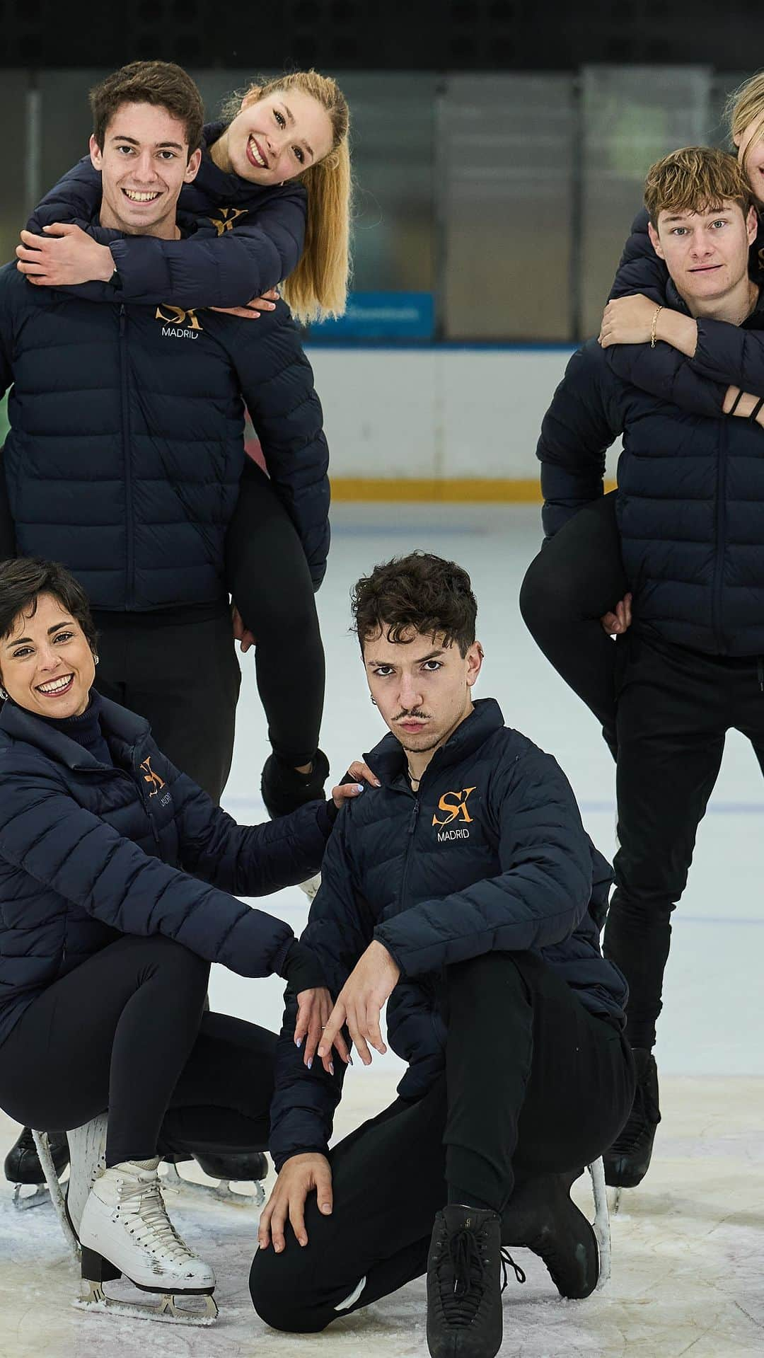 キリル・ハリャヴィンのインスタグラム：「LO🖤E OUR VIBE in @sk_icedance   Thanks to @anaiscmartinez & @mary24t for Raul solo and cool cover🙏🏻  #WeAreSK 📍Madrid, Spain, @laneverapistadehielo」