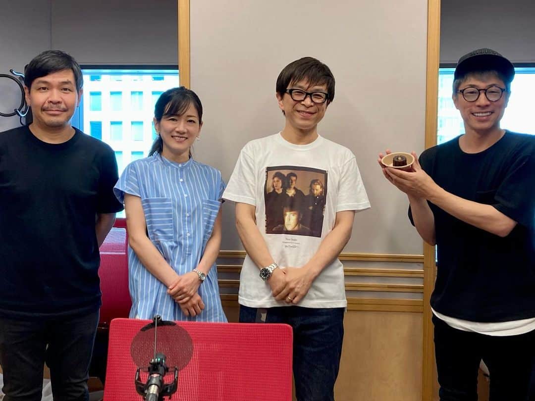 武田真一さんのインスタグラム写真 - (武田真一Instagram)「田村淳さんの文化放送「News CLUB」にお招き頂きました。 社会と向き合い、言葉で様々な人々をユナイトしようとしている田村さんに、とても共感します。 楽しくお話させて頂きました。有難うございます！  そしてそして！ スタジオの外で、レジェンドおふたりとお会いできました。伊東四朗さんと吉田照美さん！ ラジオは、いいな、と心が温かくなりました。  皆さん本当に有難うございます。  ☆聞き逃しはRadikoで！ ↓ ロンドンブーツ1号2号 田村淳のNewsCLUB 文化放送 2023/6/17(土) 13:00-14:55   https://radiko.jp/share/?t=20230617130000&sid=QRR   #radiko #ニュースクラブ #田村淳 #砂山圭大郎 #時事 #政治 #社会 #経済 #芸人 #文化放送」6月17日 18時10分 - raspberrydrops