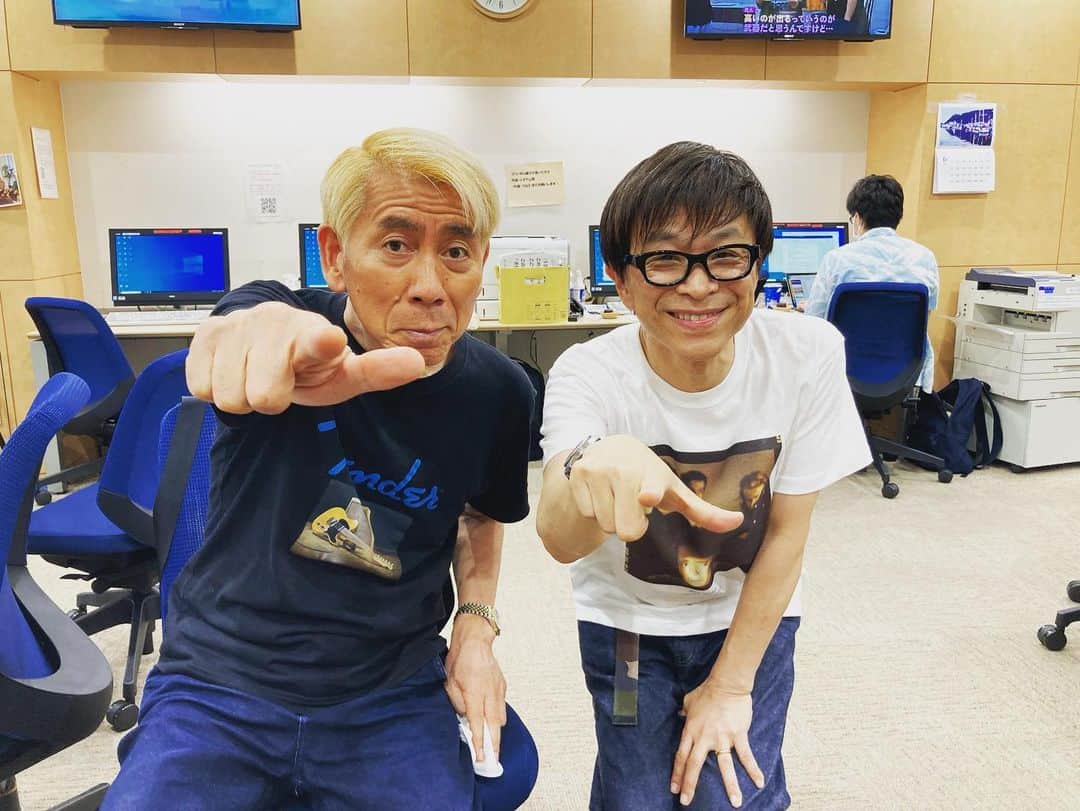 武田真一さんのインスタグラム写真 - (武田真一Instagram)「田村淳さんの文化放送「News CLUB」にお招き頂きました。 社会と向き合い、言葉で様々な人々をユナイトしようとしている田村さんに、とても共感します。 楽しくお話させて頂きました。有難うございます！  そしてそして！ スタジオの外で、レジェンドおふたりとお会いできました。伊東四朗さんと吉田照美さん！ ラジオは、いいな、と心が温かくなりました。  皆さん本当に有難うございます。  ☆聞き逃しはRadikoで！ ↓ ロンドンブーツ1号2号 田村淳のNewsCLUB 文化放送 2023/6/17(土) 13:00-14:55   https://radiko.jp/share/?t=20230617130000&sid=QRR   #radiko #ニュースクラブ #田村淳 #砂山圭大郎 #時事 #政治 #社会 #経済 #芸人 #文化放送」6月17日 18時10分 - raspberrydrops