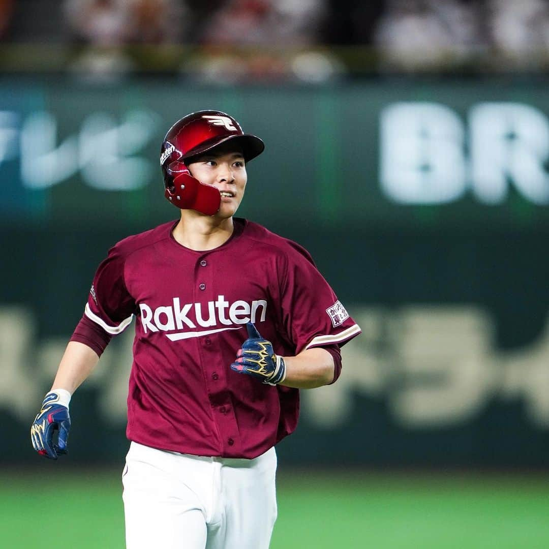 東北楽天ゴールデンイーグルスさんのインスタグラム写真 - (東北楽天ゴールデンイーグルスInstagram)「⚾️  ⚾️G 1-2 E⚾️ 投打がしっかり噛み合って昨日の悔しさを晴らす勝利‼️‼️ 5回に小郷選手が2試合連続となる3号2ラン💥💥 先発の早川選手はプロ初安打と6回1失点の好投で4勝目✨✨ 7回は宋選手、8回は酒居選手が1回無失点👏🏼👏🏼 そして9回は松井裕樹選手が三者連続三振で13セーブ目‼️ 打線では伊藤裕季也選手が3安打猛打賞🔥 浅村選手は今日も2安打で9試合連続安打👍🏼  #鷲が掴む #rakuteneagles #小郷裕哉  #早川隆久 #宋家豪  #伊藤裕季也 #酒居知史  #松井裕樹」6月17日 18時13分 - rakuten_eagles