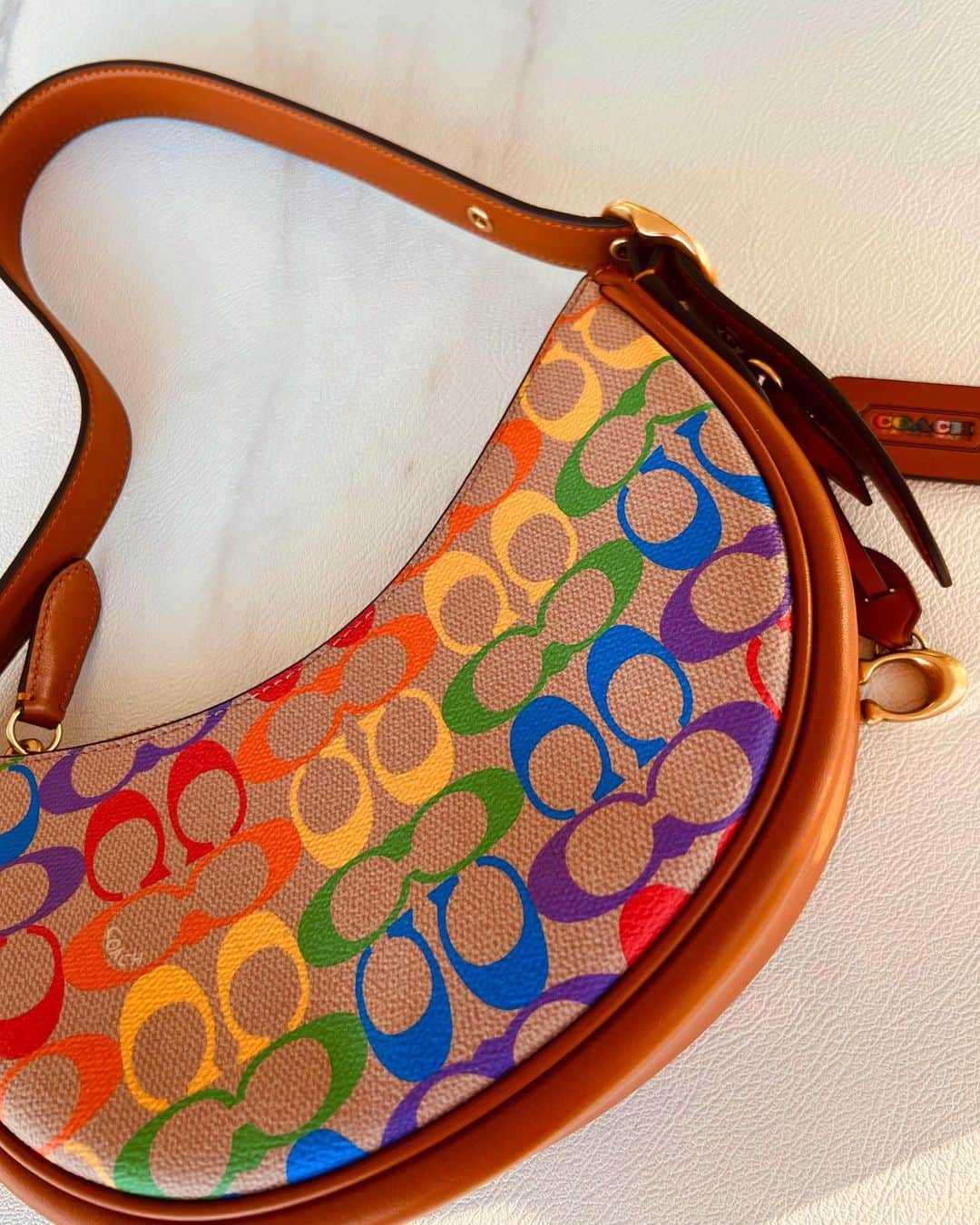 GENKINGさんのインスタグラム写真 - (GENKINGInstagram)「原宿にOPENしたコーチのポップアップ ストアに遊びに行ってきました🌈 私が着てるワンピも鞄もコーチなんだけど、可愛いお洋服も鞄も沢山あって選んでる時間も楽しかった😆✨  8月27日までOPENしてるので、遊びに行ってみてね💋  COACHさん、ありがとうございます❤️🧡💛💚💙💜   【住所】 COACH PLAY HARAJUKU 渋谷区神宮前6-4-1原宿八角館1F 営業時間：11:00～20:00　  @coach_japan @coach #CoachJapan #CoachNY #CoachPride #コーチプレイ #pr」6月17日 18時15分 - _genking_