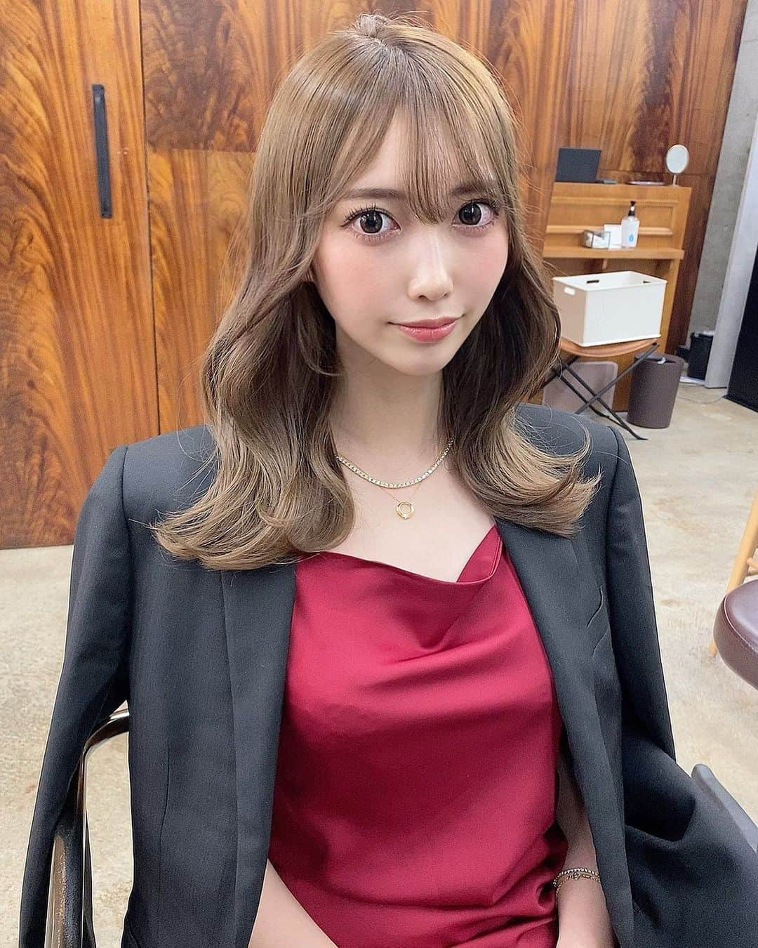 春川桃菜のインスタグラム：「これはちょうど1年前✂️🩶 載せてなかった気がするので😂👍」