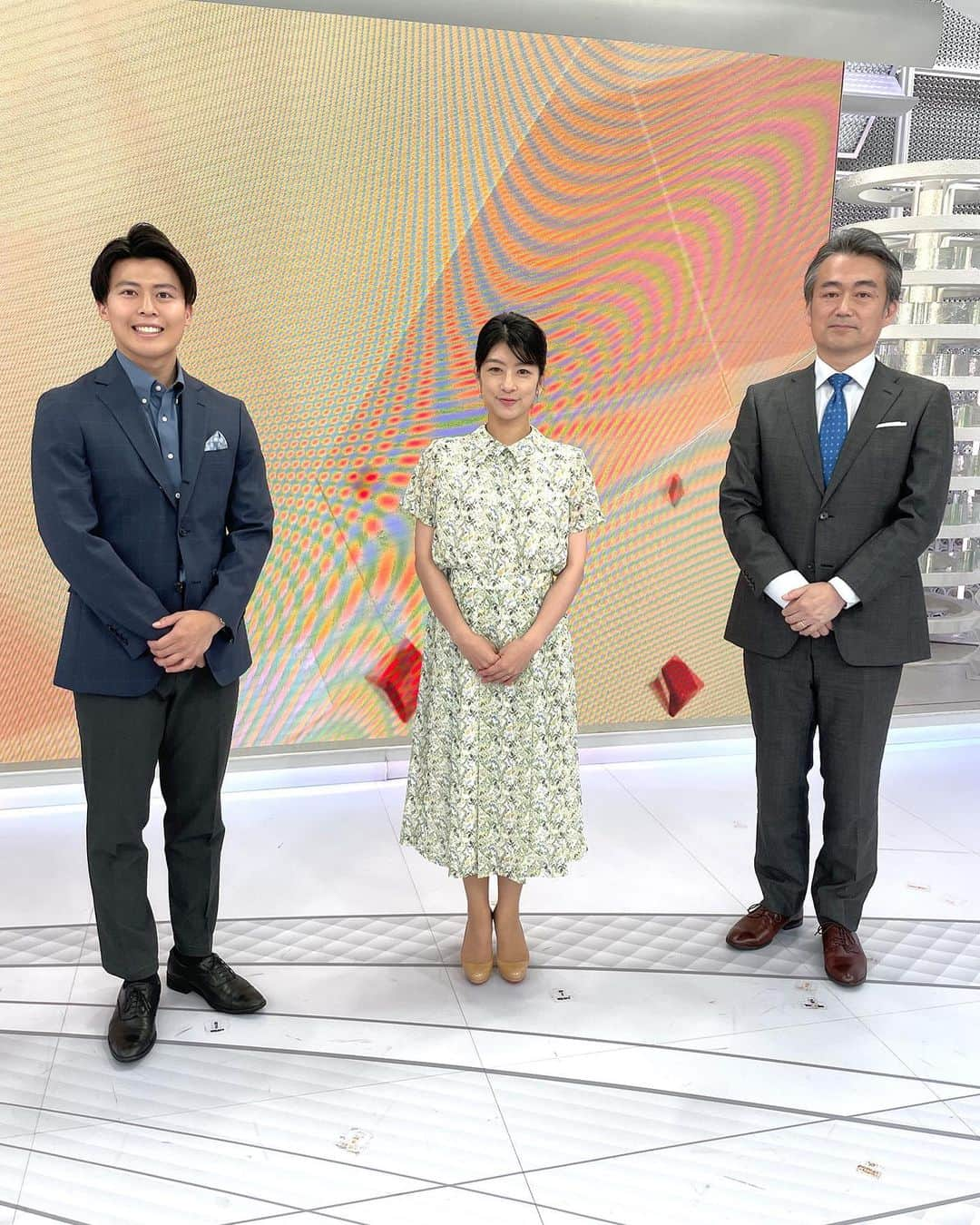 フジテレビ「プライムニュース イブニング」さんのインスタグラム写真 - (フジテレビ「プライムニュース イブニング」Instagram)「今日は九州南部と沖縄を除く全国で 梅雨の晴れ間に。 気温もぐんぐん上昇し、288の観測地点で 最高気温30℃以上の真夏日となりました。 今年2番目の多さです！ ⁡ あすも暑い一日になる予想です。 こまめな水分補給を忘れずにお出かけください。 ⁡ #生野陽子 @yoko_shono #奥寺健 @fujitv_announcer #杉原千尋 @chihiro.sugihara #勝野健 @ken.katsuno #フジテレビ #アナウンサー #ニュース」6月17日 18時19分 - livenews_it