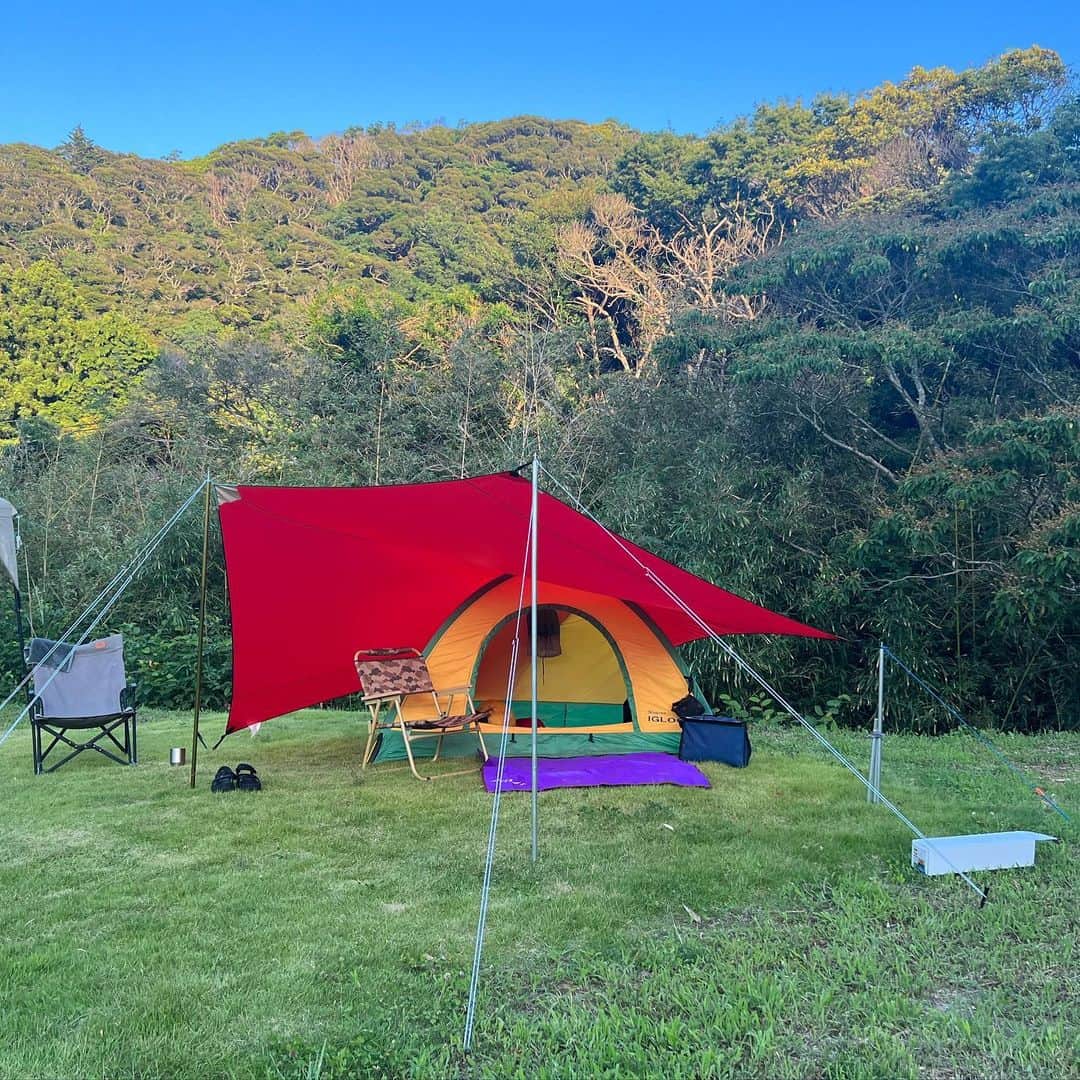ハシモトタカヒロのインスタグラム：「HOME SWEET HOME, いい感じにテント腫れました。#igloo #camp #tenmaku #テンマク #ソロキャンプ」