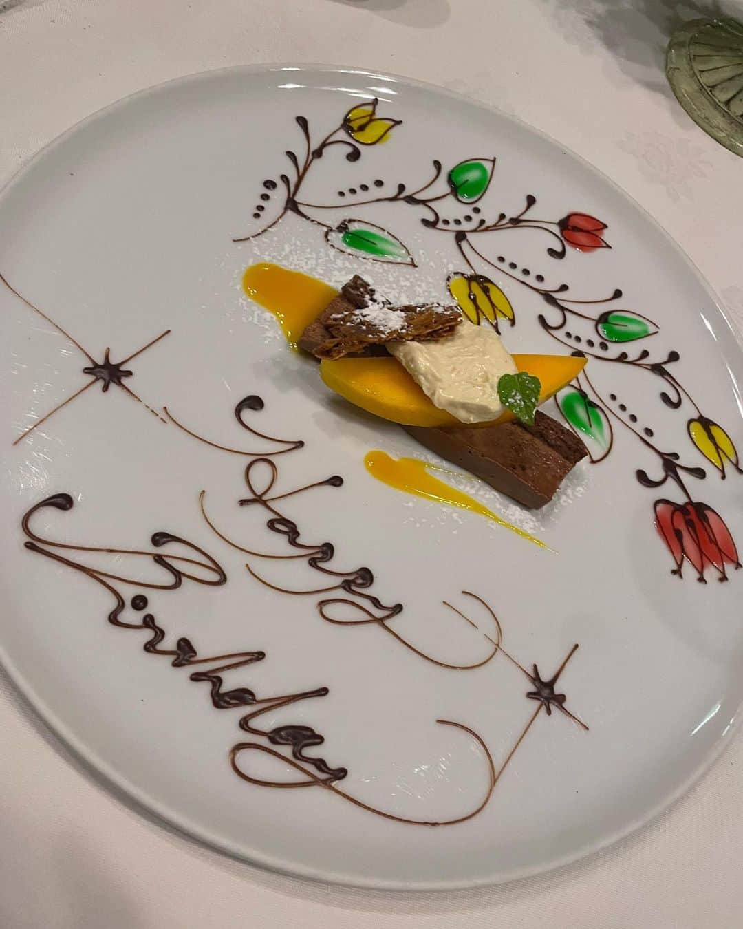 あだちまみさんのインスタグラム写真 - (あだちまみInstagram)「.  お誕生日祝いで すてきなディナーに招待 していただきました🍴🎂  貴族が晩餐するようなお店 でした笑☺️❤️  とっても美味しかった♡  #本日のコーデ#outfit #ポートレート#撮影 #撮影モデル#関西被写体#インフルエンサー #ビジネス#副業#事業#女性企業#美容 #ビジョビ#ビジョスタ#女性経営者」6月17日 18時31分 - mamio0524