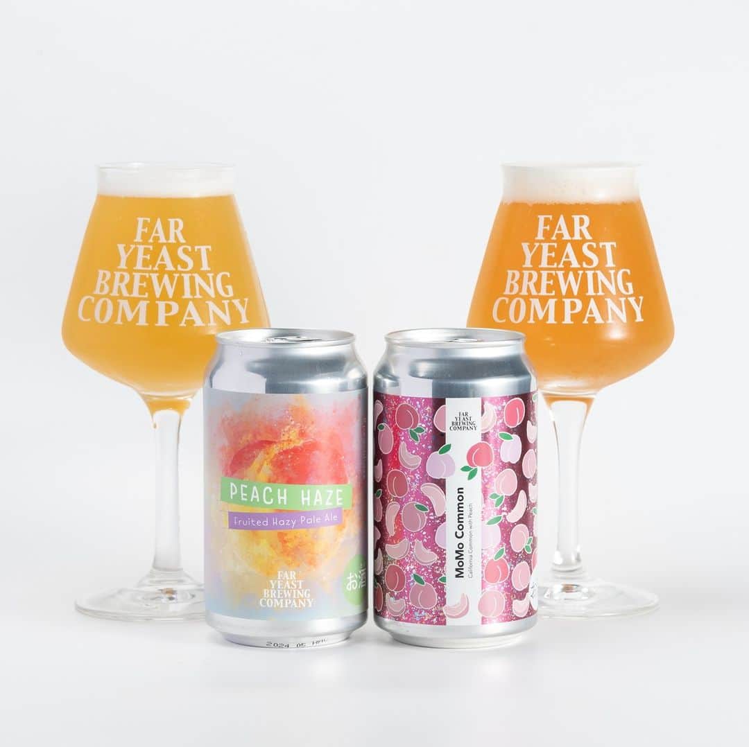 FAR YEAST BREWINGさんのインスタグラム写真 - (FAR YEAST BREWINGInstagram)「＜山梨の桃飲み比べ🍑＞  こんばんわ、Far Yeast Brewing源流醸造所です。  梅雨の中休みが続き、この週末は晴天のところが多いようですね。 今日は小菅も30°近くまで気温が上がりました。  山梨ではいよいよ🍑桃シーズン🍑が到来！！ すっきり華やかな香りの桃セット、いかがでしょうか。  3月にリリースした『Momo Common』を、ぜひPeach Hazeと飲み比べてほしいな、、、と思い、少しだけ取っておきました。  異なるスタイルで、桃をお楽しみください！  ピーチ専科ヤマシタさんが運営する大人気カフェ ラペスカ @la_pesca_peach も6/20(火)朝10:00 より今シーズンの営業がスタートします！😍  桃セットのご購入はプロフィールURLから、公式Web Storeにて🍑 FYB春夏シーズナルのPeach Haze、新バッチも出荷開始しています！  #faryeastbrewing #faryeast #craftbeer #japanesecraftbeer #beer #山梨応援プロジェクト #yamanashi #ピーチ専科ヤマシタ #ラペスカ #lapesca #momocommon #peachhaze #kosuge #kosugevillege #山梨 #源流醸造所」6月17日 18時32分 - faryeastbrewing