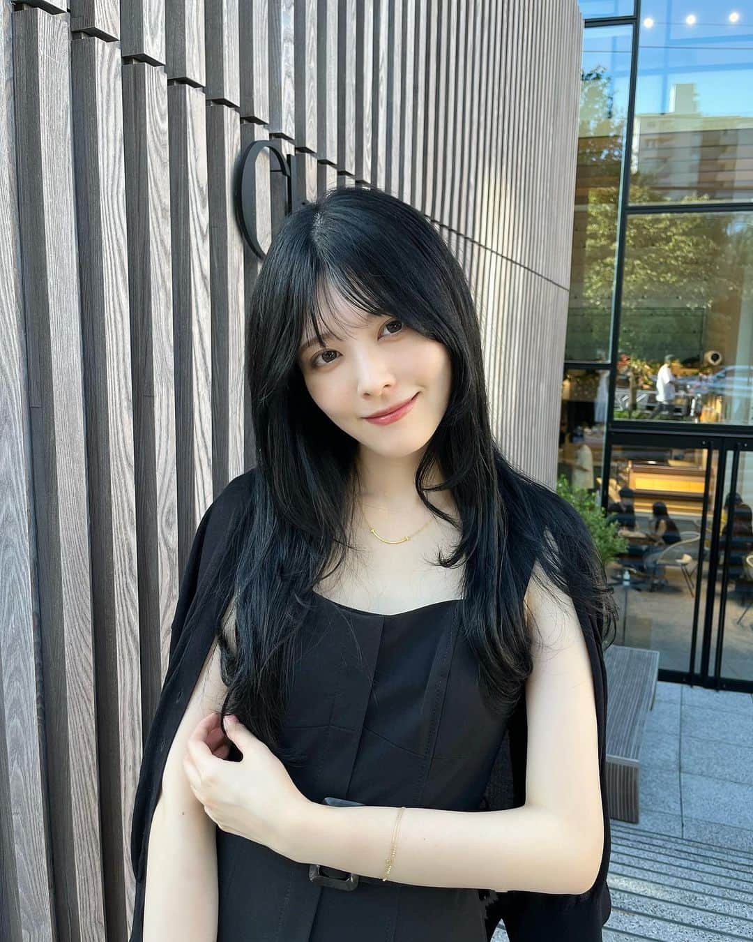 小林玲美のインスタグラム：「. 髪切った😼♪」