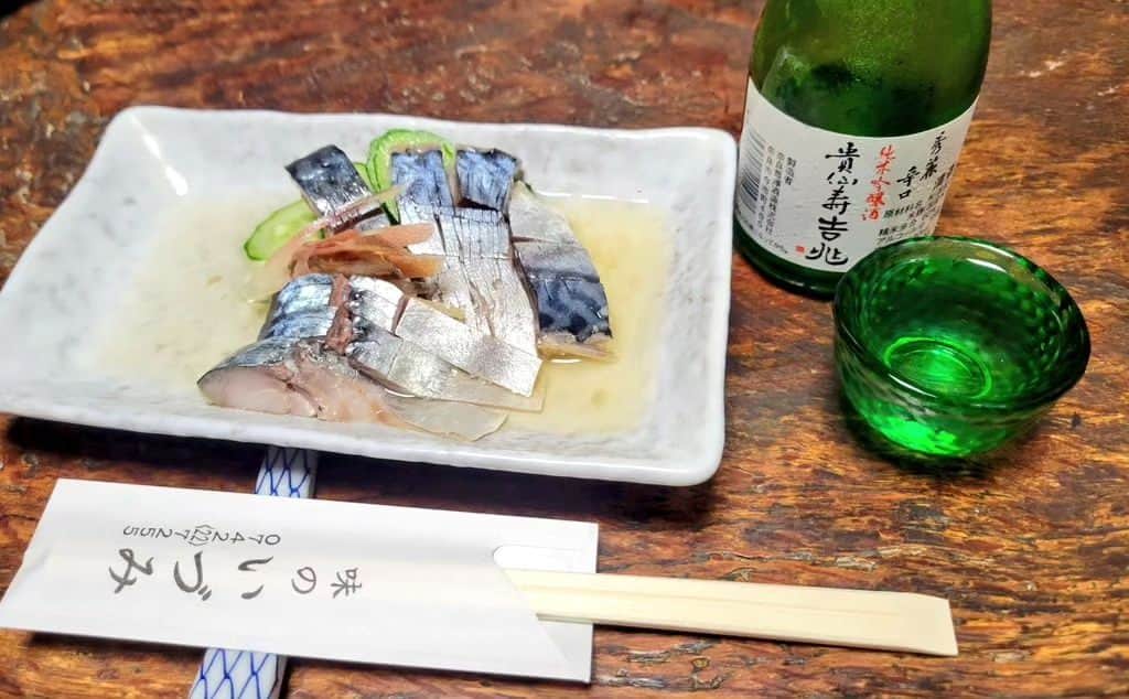 ケニチさんのインスタグラム写真 - (ケニチInstagram)「奈良の老舗店で呑んでます‼️ 営業時間短いお店ですが入れて良かった🍺後日短編動画にてアップさせて頂きます‼️ #奈良　#田舎料理　#いづみ　#田舎料理いづみ　#はしご酒　#ケニチ」6月17日 18時55分 - kenichiosaka