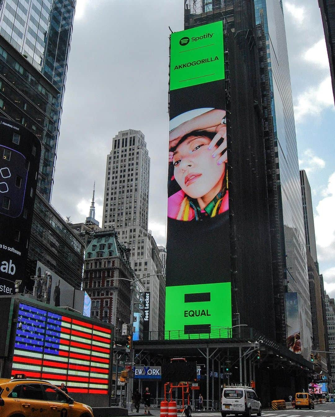 あっこさんのインスタグラム写真 - (あっこInstagram)「AKKOGORILLA in NY Times Square 🗽✨✨  @spotifyjp @spotify  #SpotifyEQUAL🌎 #equaljapan   "In June, I became ambassador for ""Spotify EQUAL,"" which focuses on women who are active all over the world and aims to realize a gender equality society through ""sound""👑✨"」6月17日 18時56分 - akkogorilla