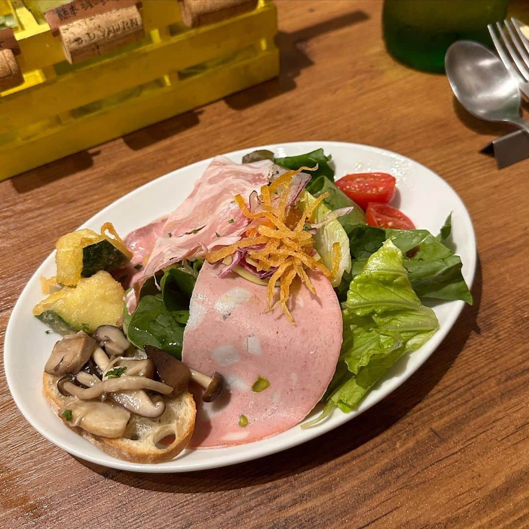穴井千尋さんのインスタグラム写真 - (穴井千尋Instagram)「. ずっと行ってみたかったお店🍝 クリームソースが細い麺に絡んで すっごい美味しかった🥺🤍 . #ランチ #福岡ランチ #パスタ #パスタランチ #薬院 #薬院ランチ #福岡 #pastabarspugna #fukuoka #fukuokalunch #lunch #pasta #yakuin」6月17日 18時57分 - chihiro_anai_official