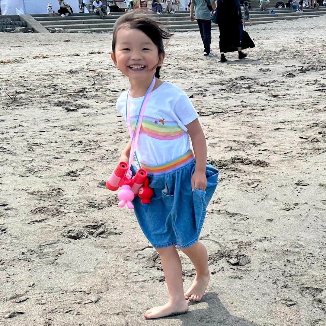 村方乃々佳さんのインスタグラム写真 - (村方乃々佳Instagram)「我が家の海開き🏝 「波きたー！キャー！」 #村方乃々佳 #ののちゃん ...