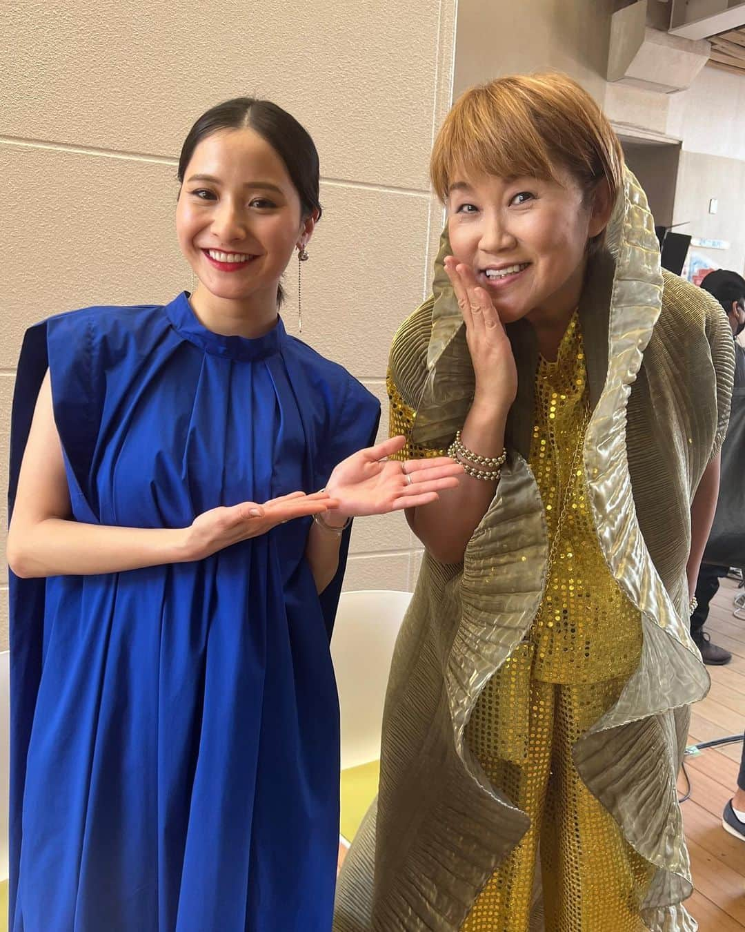 ヒガリノさんのインスタグラム写真 - (ヒガリノInstagram)「__  📍沖縄国際映画祭  主演映画「風が通り抜ける道」で 沖縄国際映画祭のレッドカーペットを歩いた後の 山田邦子さんとのお写真😌😌✨  邦子さんは作中で 私が演じる大城光の事務所の社長役！ 作中のみならず 現場でもレッドカーペットでも 沢山助けて頂きました☺️  明日は浜松にて上演&舞台挨拶です！ お越しになる皆様 お会いできるのを楽しみにしています♡  #沖縄 #沖縄国際映画祭 #山田邦子 さん」6月17日 19時10分 - __higarino__