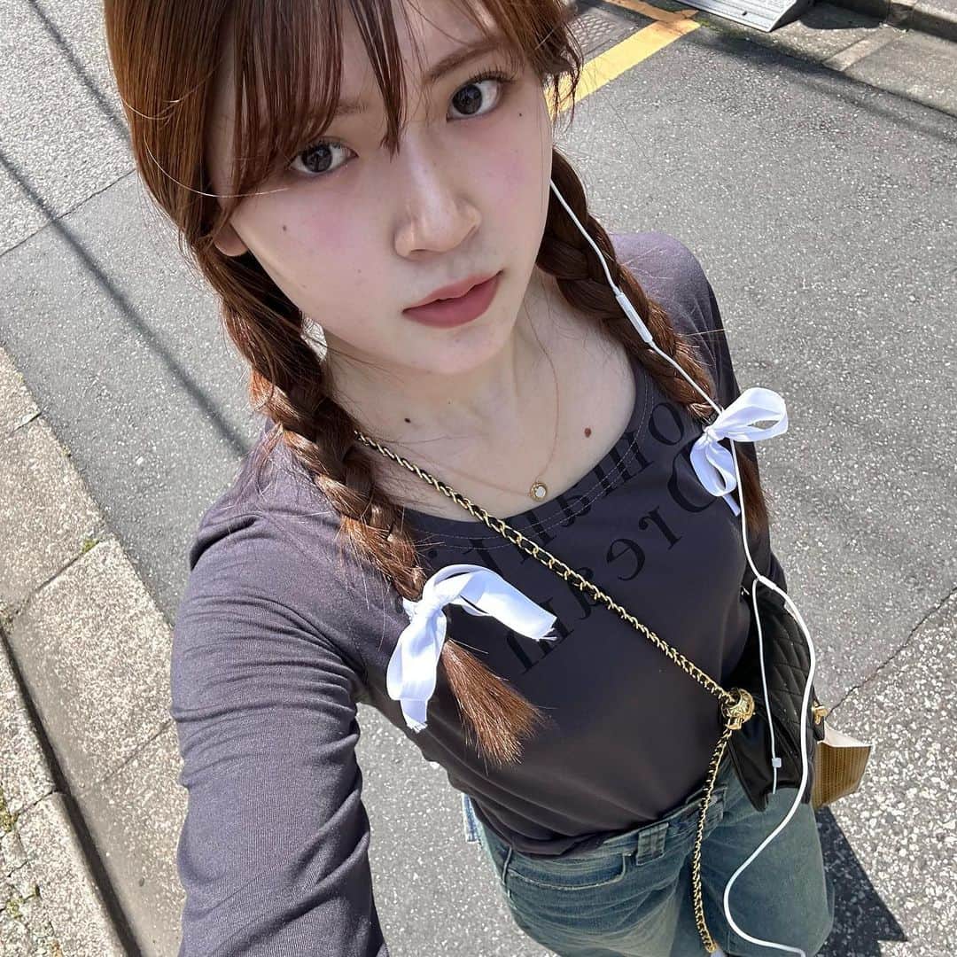 小林花南さんのインスタグラム写真 - (小林花南Instagram)「髪の毛きったった、。 ゴリゴリにレイヤー入れてもらったノダ 暑くて顔赤いです」6月17日 19時16分 - 0i_.flower